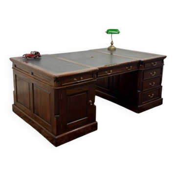 Large classic English Chesterfield partner desk