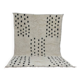 Large Moroccan Berber rug in cream wool with black patterns 290 x 200 cm