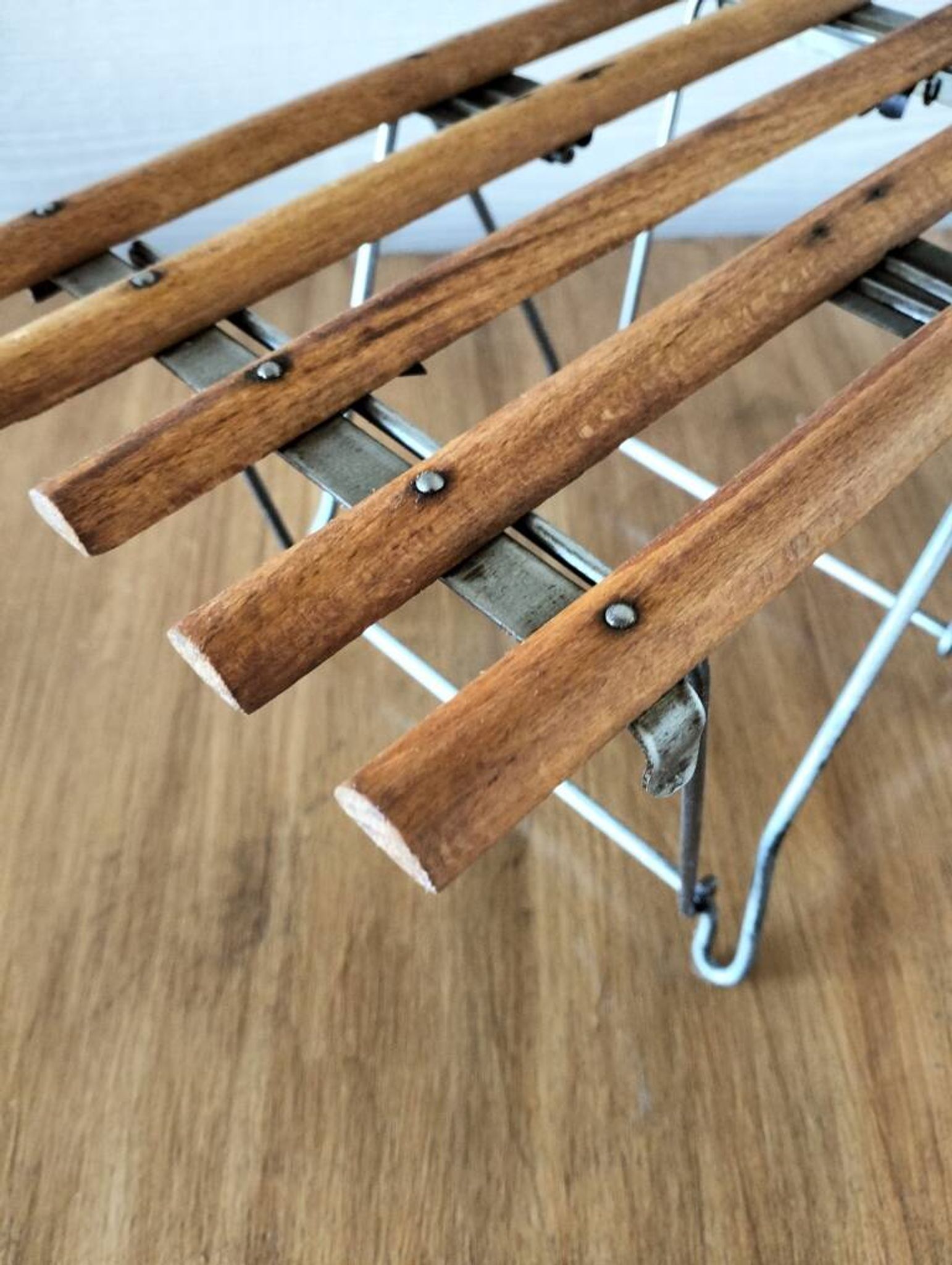 Tabouret pliant en bois