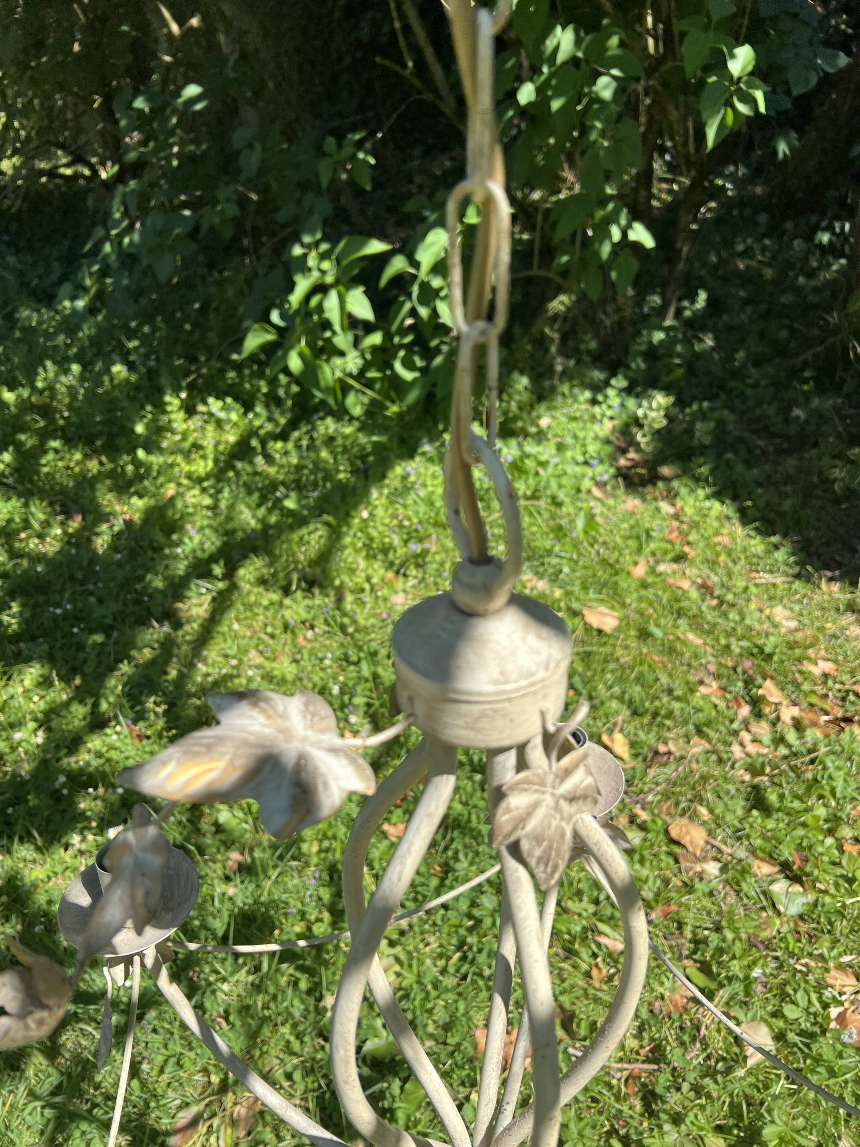 Country-style patinated metal chandelier – 5 arms – decorative foliage