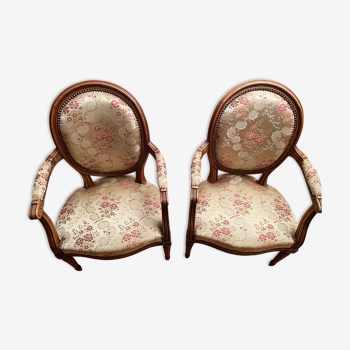 Pair of armchairs Louis XV/Louis XVI, medallion