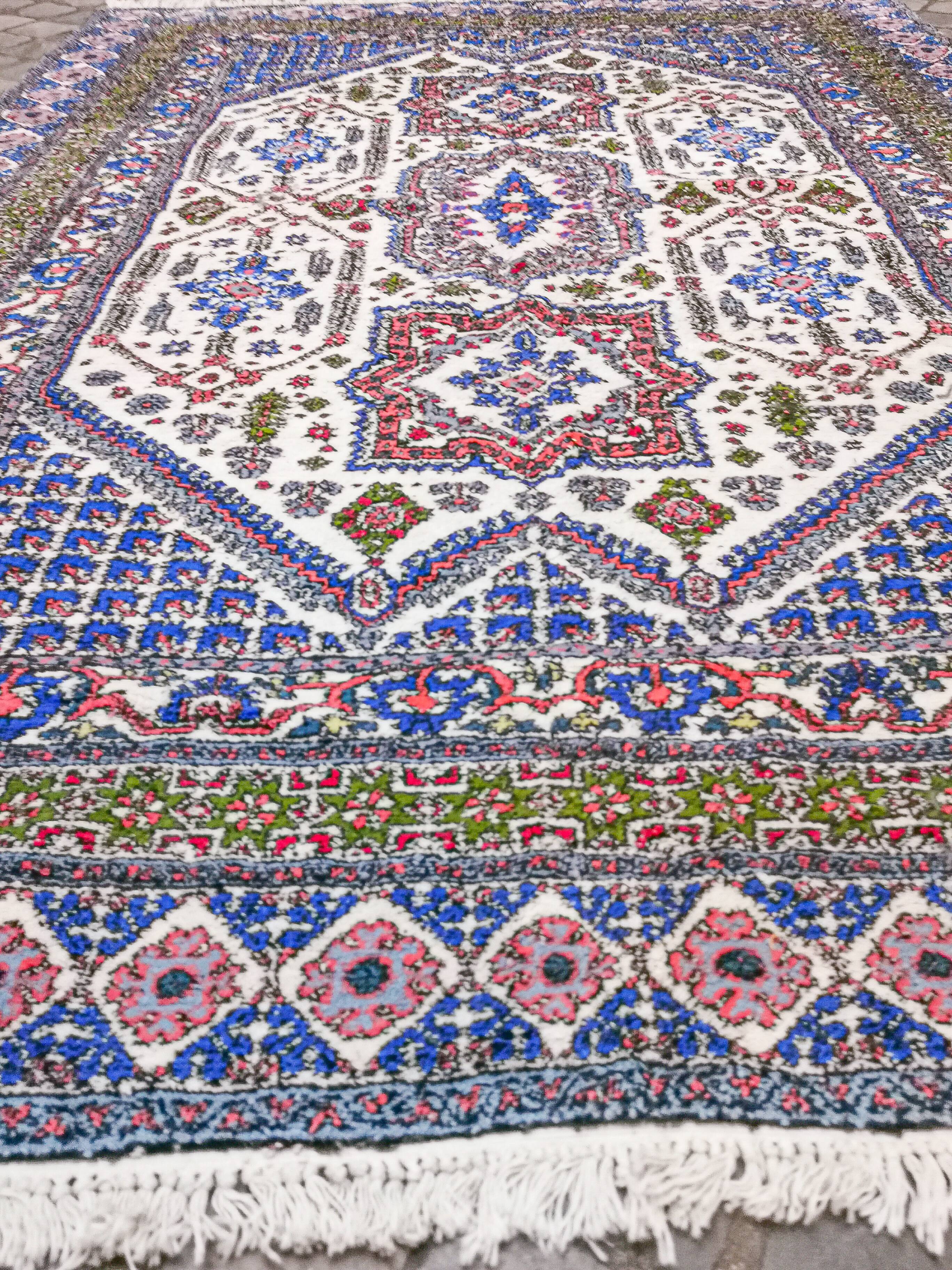 Handmade East carpet North Africa 307 x 208 cm