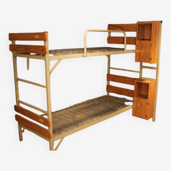 Metal bunk bed