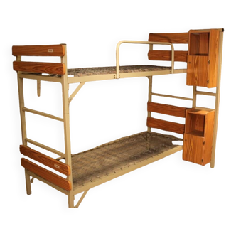 Metal bunk bed