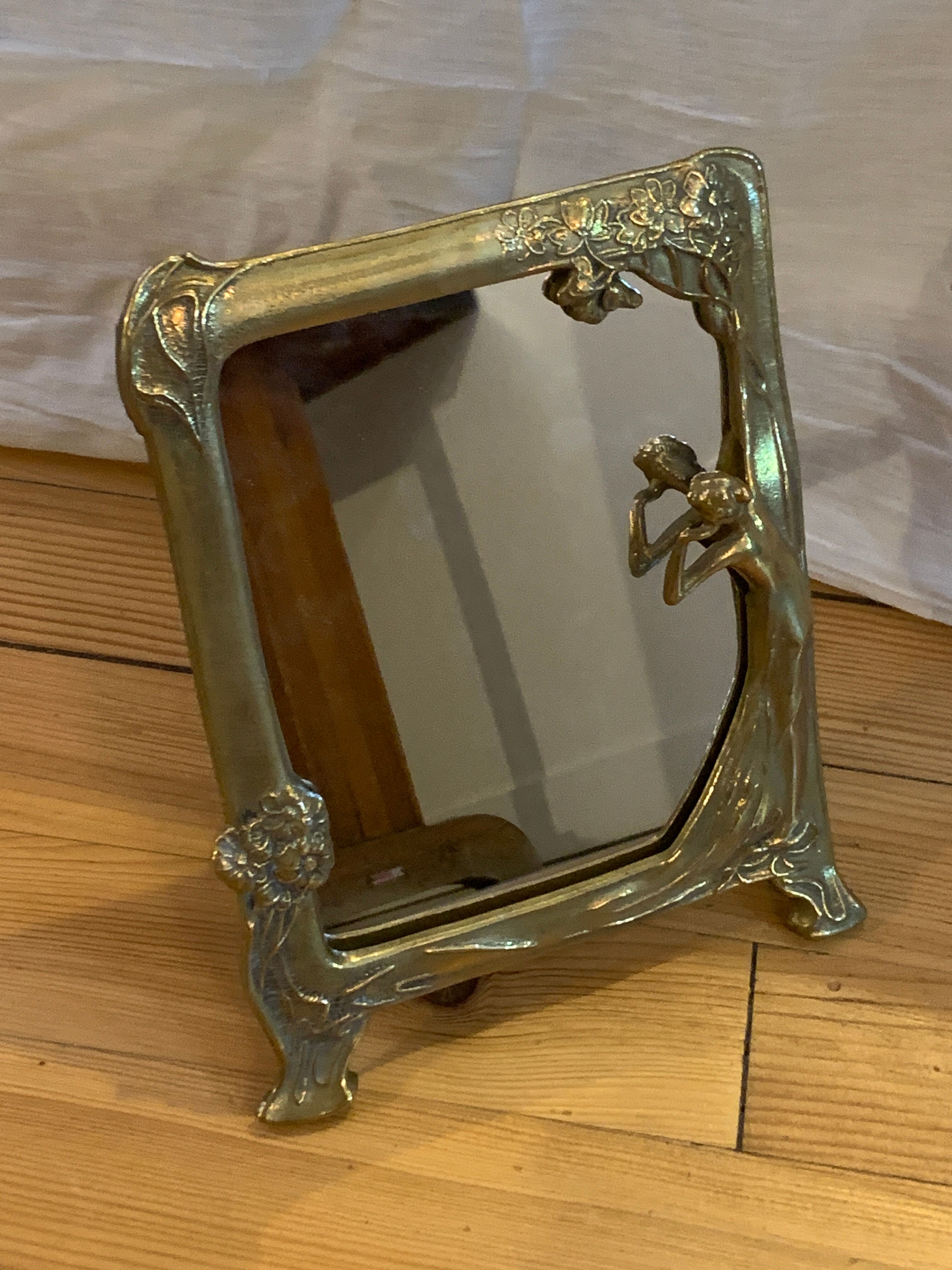 Mirror to install brass frame