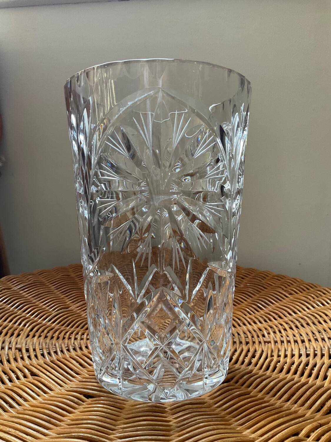 Vintage Marguerite vase in chiseled crystal