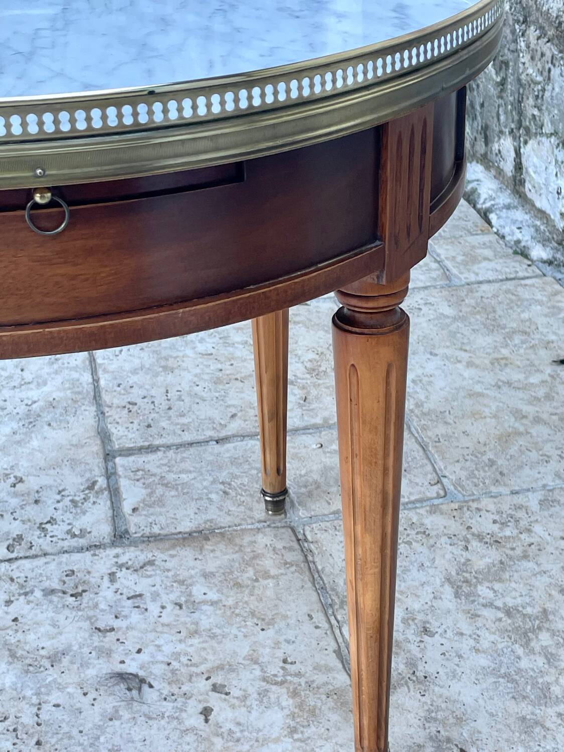 Bouillotte table in blond mahogany, Louis XVI style, 20th century period