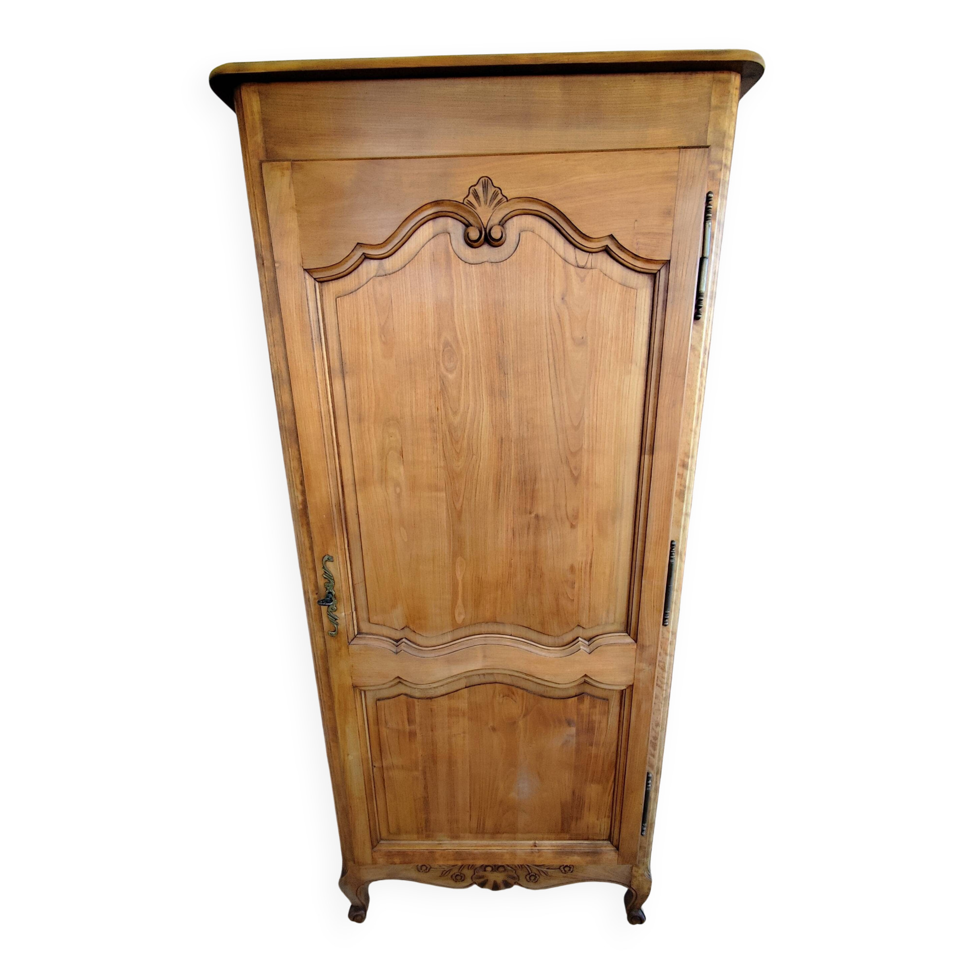 Louis XV rustic bonnetière in solid cherry wood, late 19th to early 20th century.