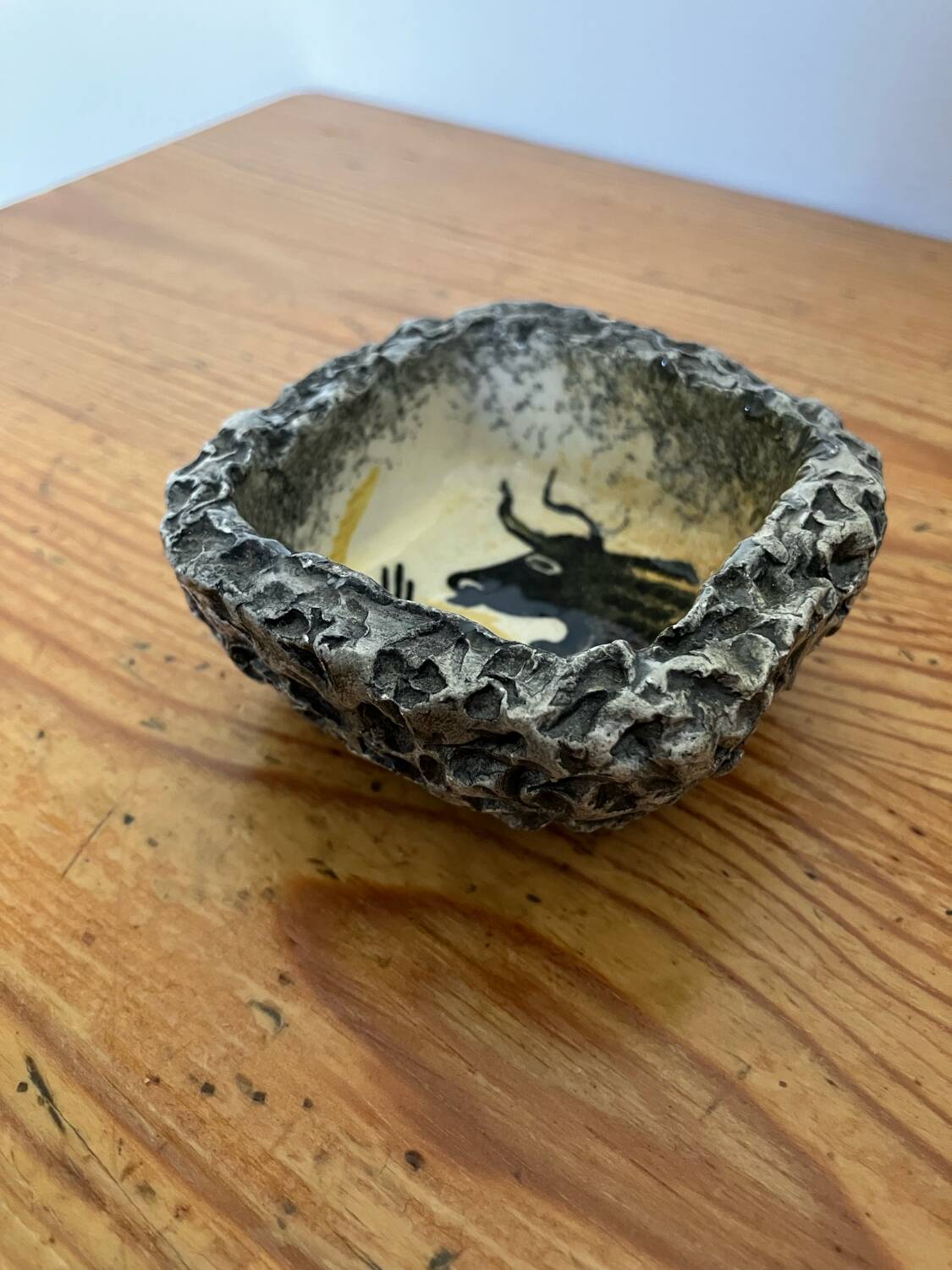 Ceramic bowl J.B. Sarlat — rock art bull decoration