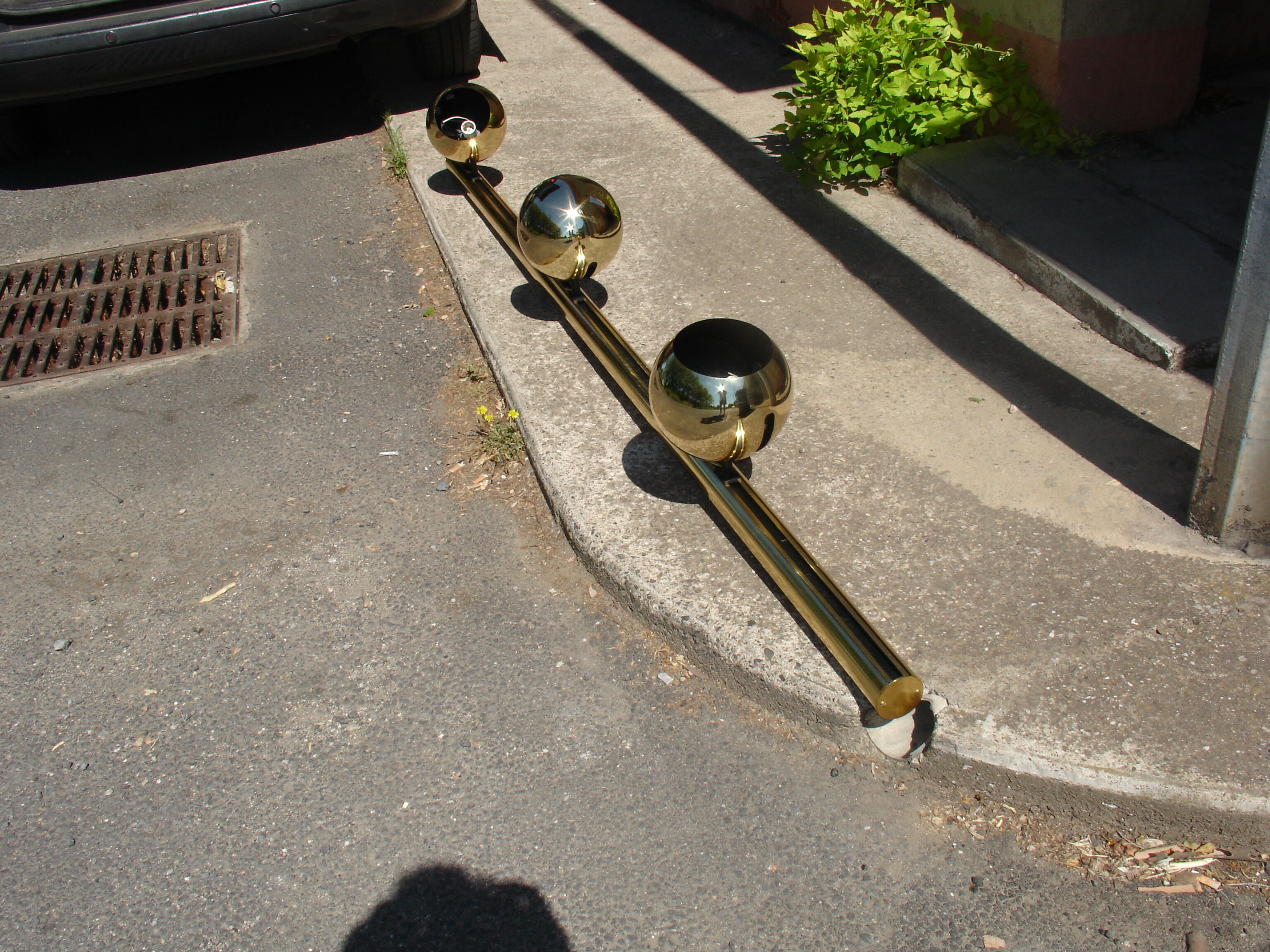 Light fixture circa 1970 by the American brand Lightolier