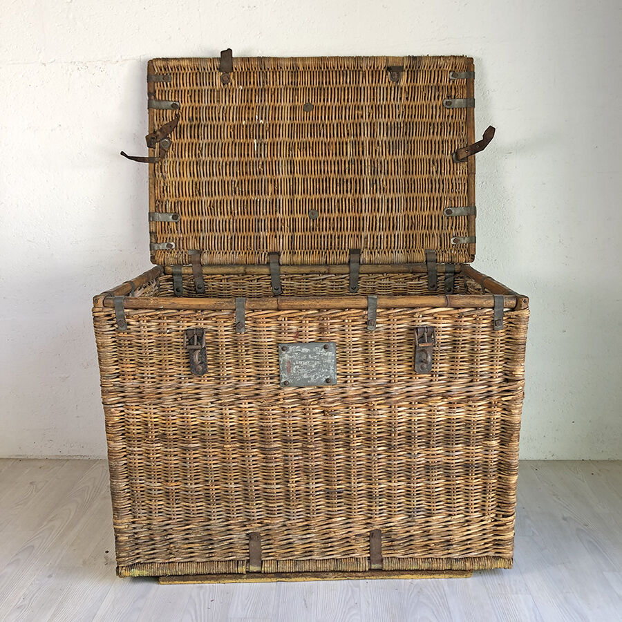 Wicker trunk 1960