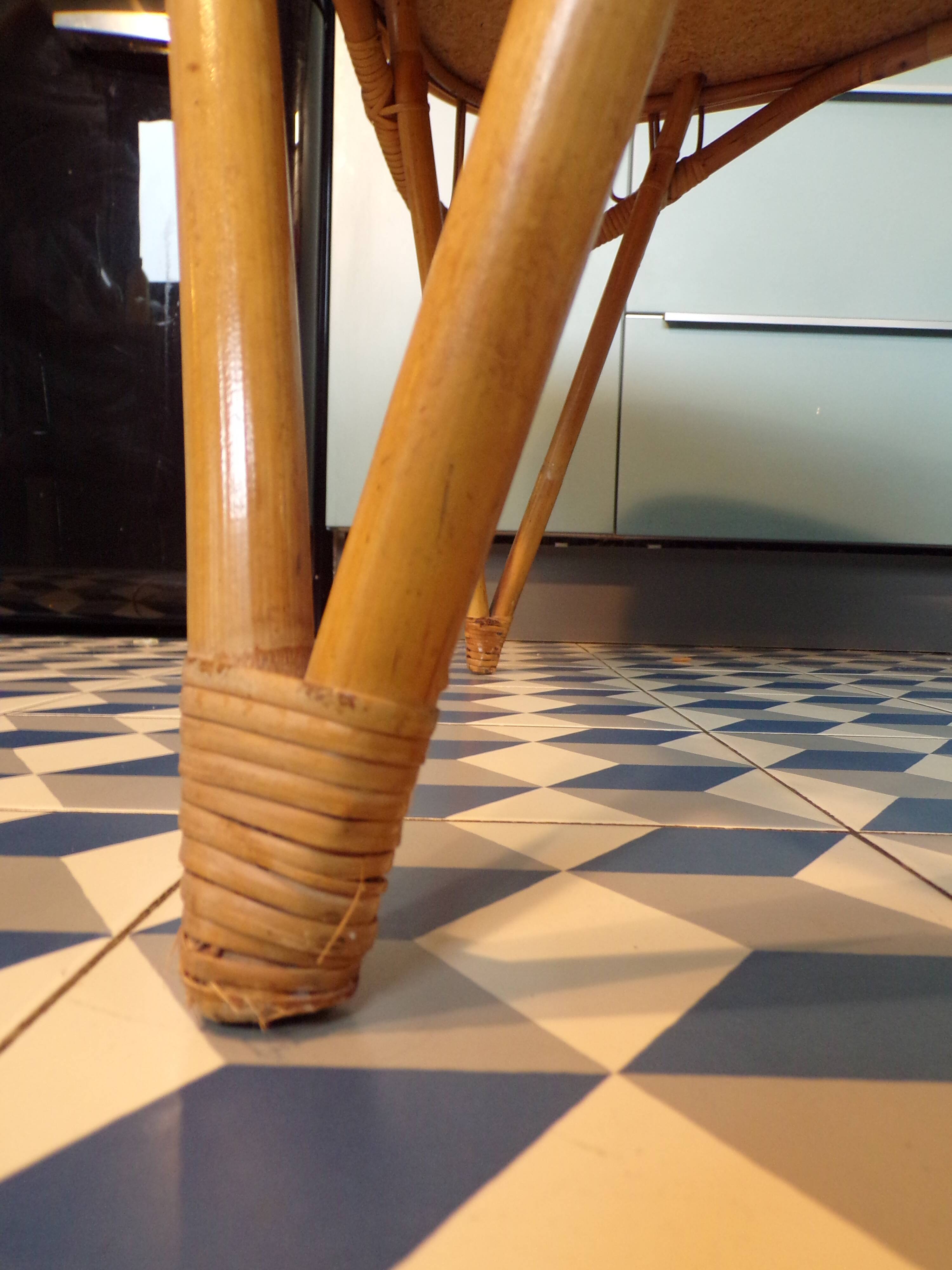 Tripod rattan coffee table, 79 cm per side
