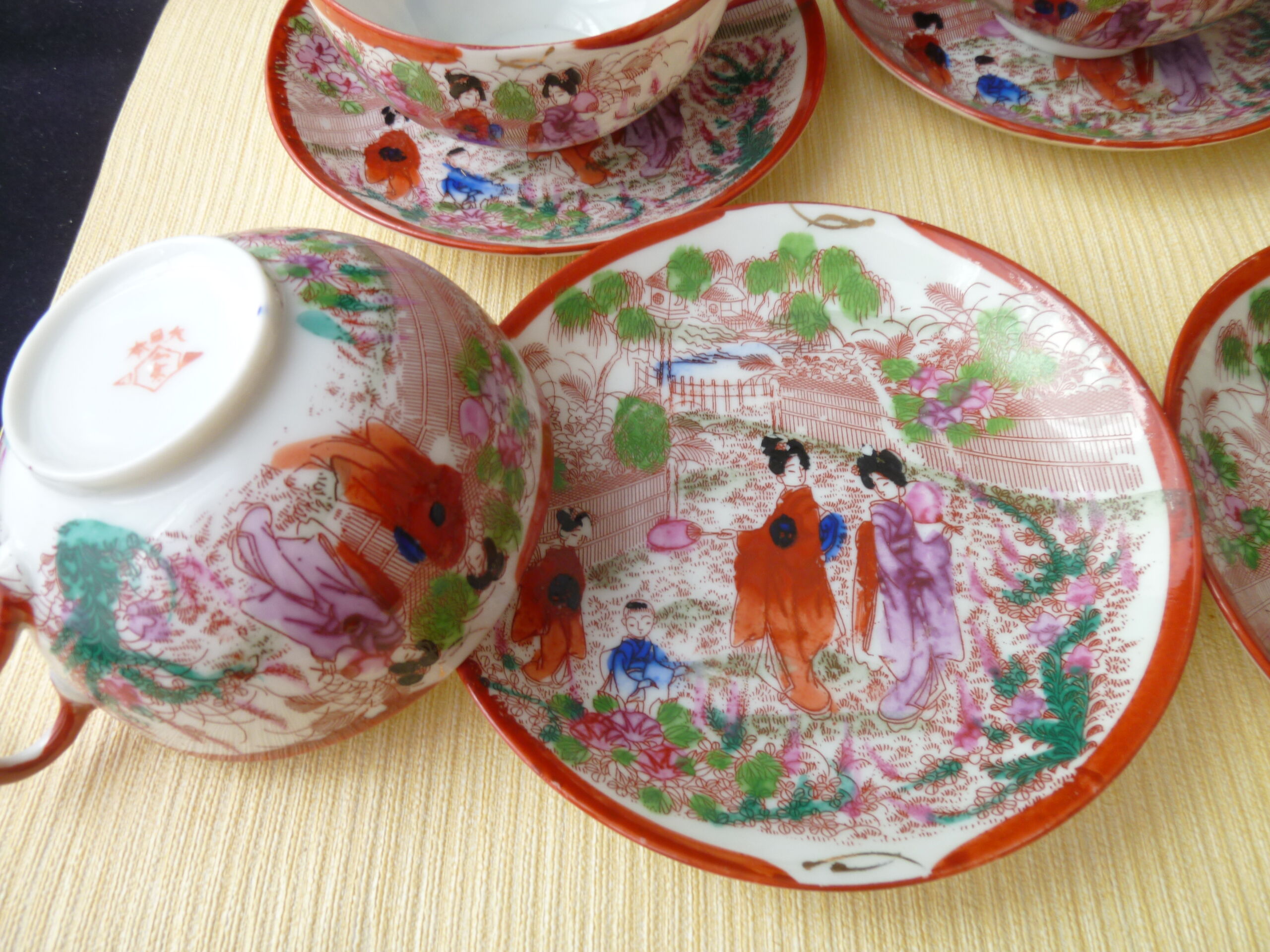Set of 5 large Japanese porcelain tea cups