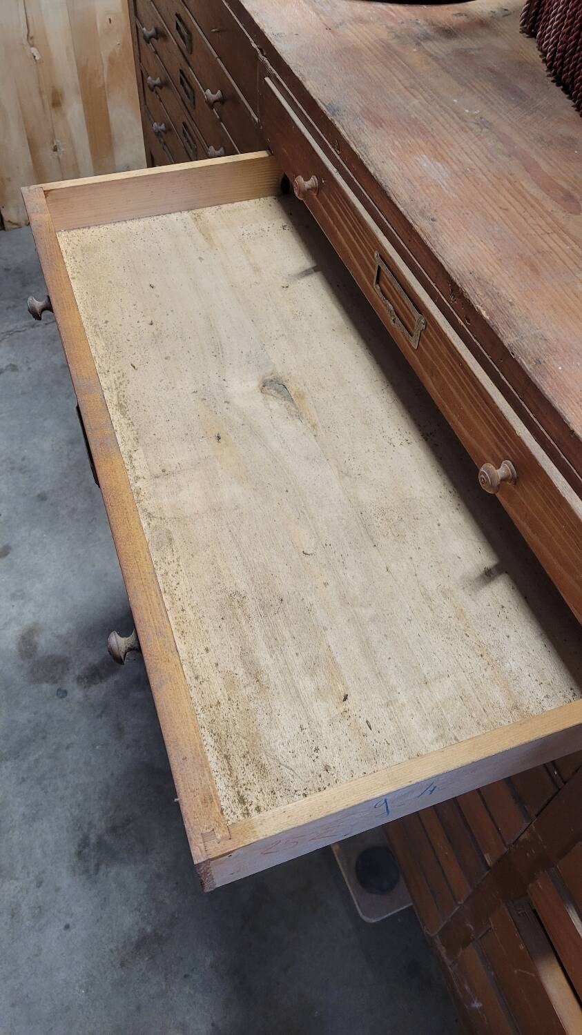 Meuble de Métier Magasin à 60 tiroirs - 1950s