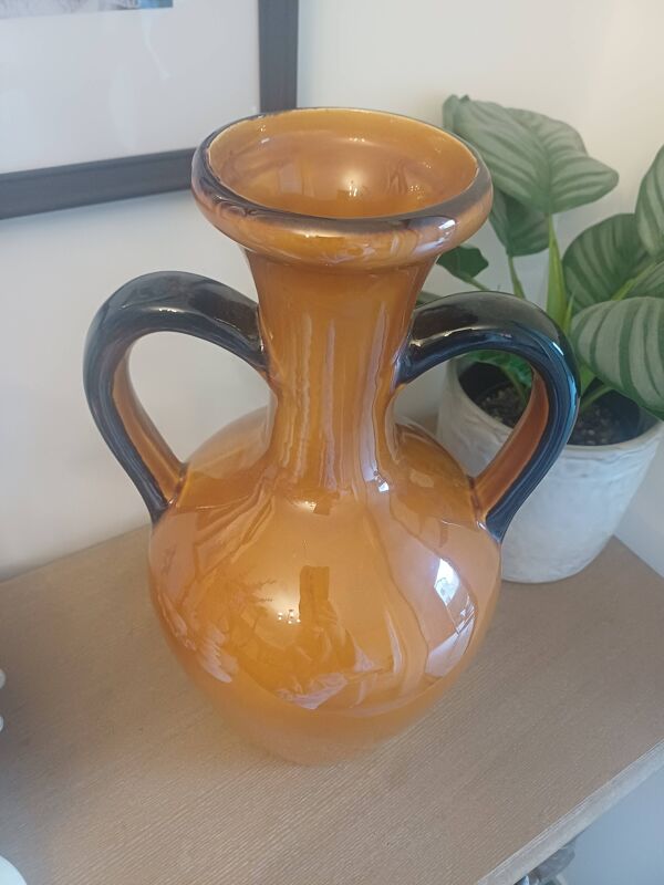 Vase en céramique vernissée signé “Lézignan”, France années 1960-70