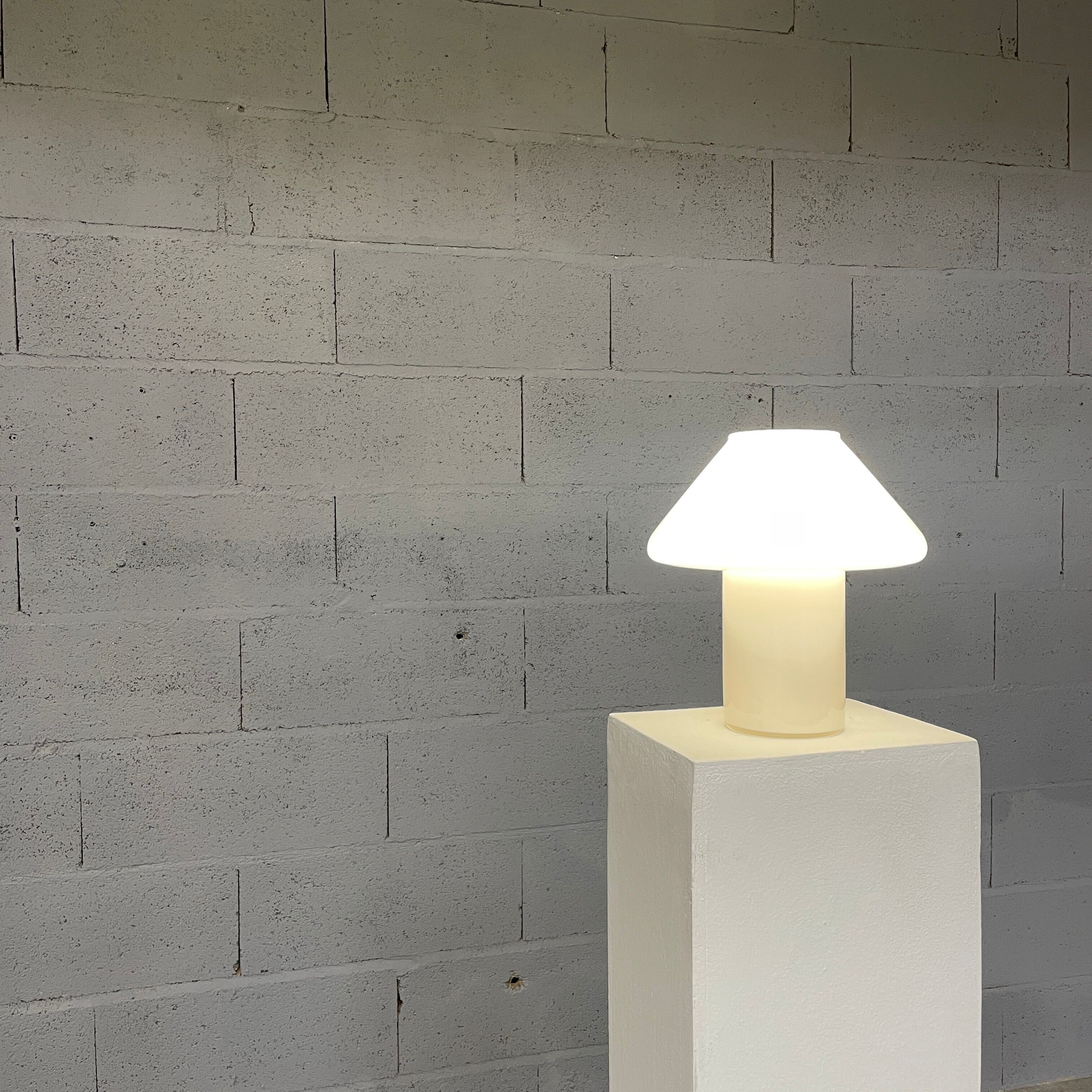 Glass lamp, Hala Zeist