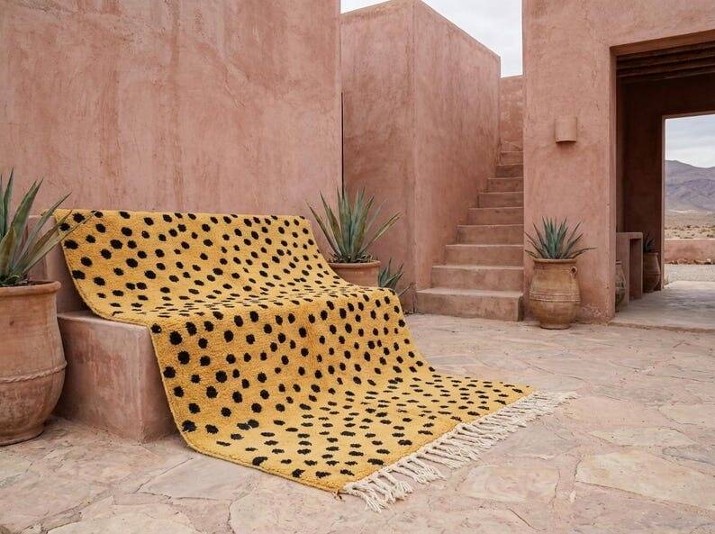 Handmade pure wool rug, size 200x300 cm.