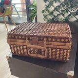 Picnic wicker suitcase