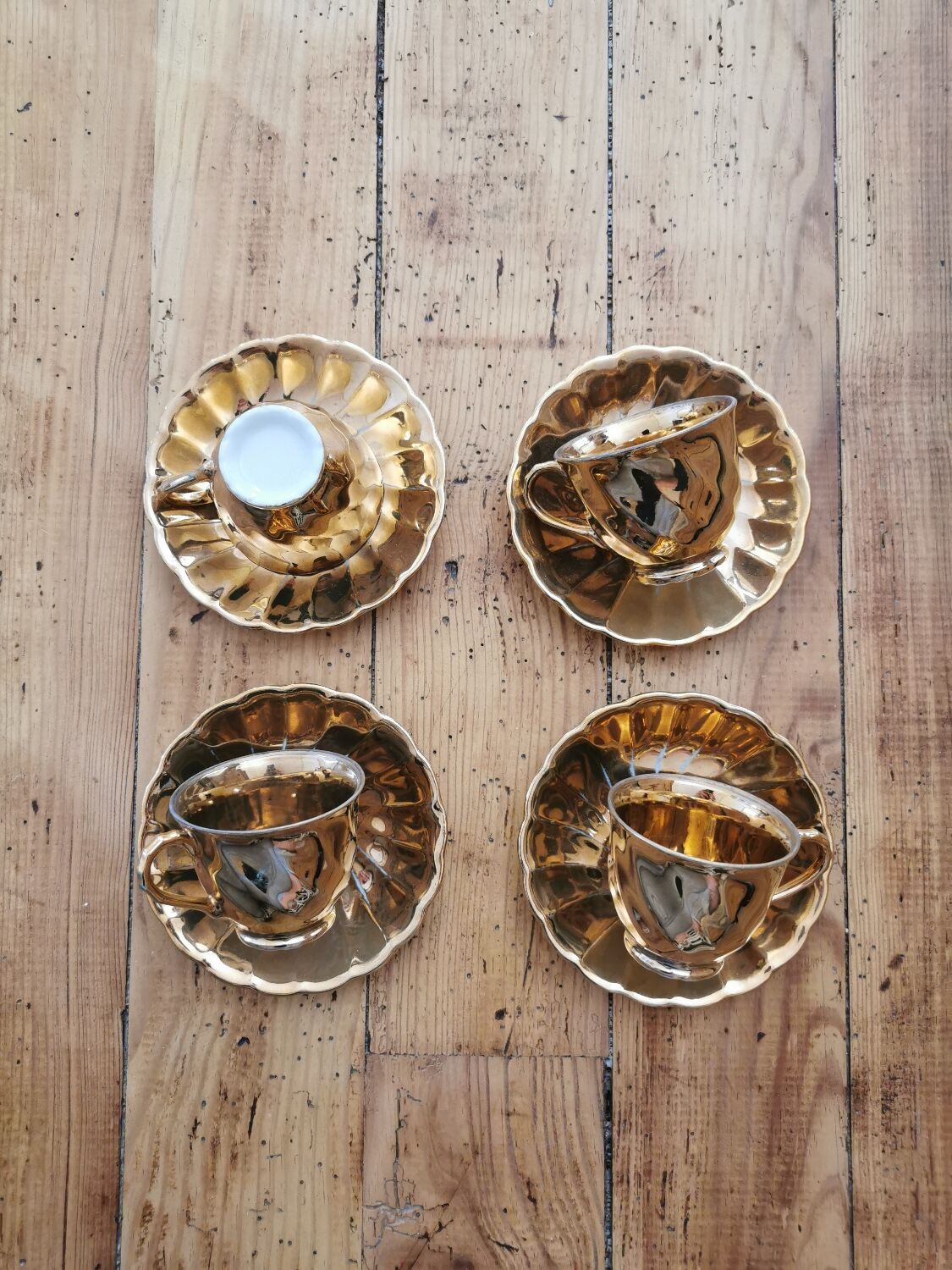 Vintage golden porcelain cups