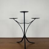 Chandelier en fer forgé , peint en noir, pour 3 bougies