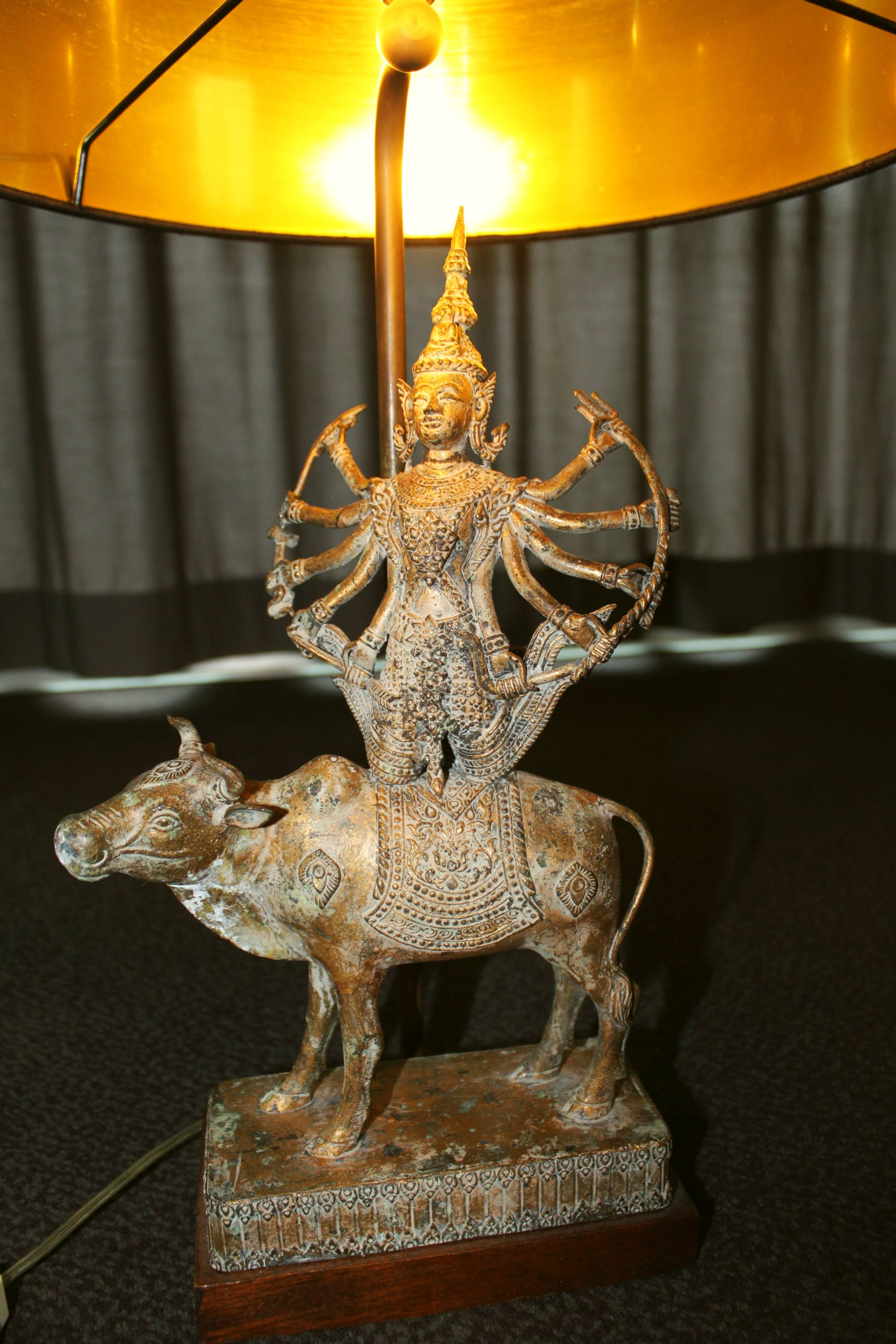 Shiva lamp in bronze.