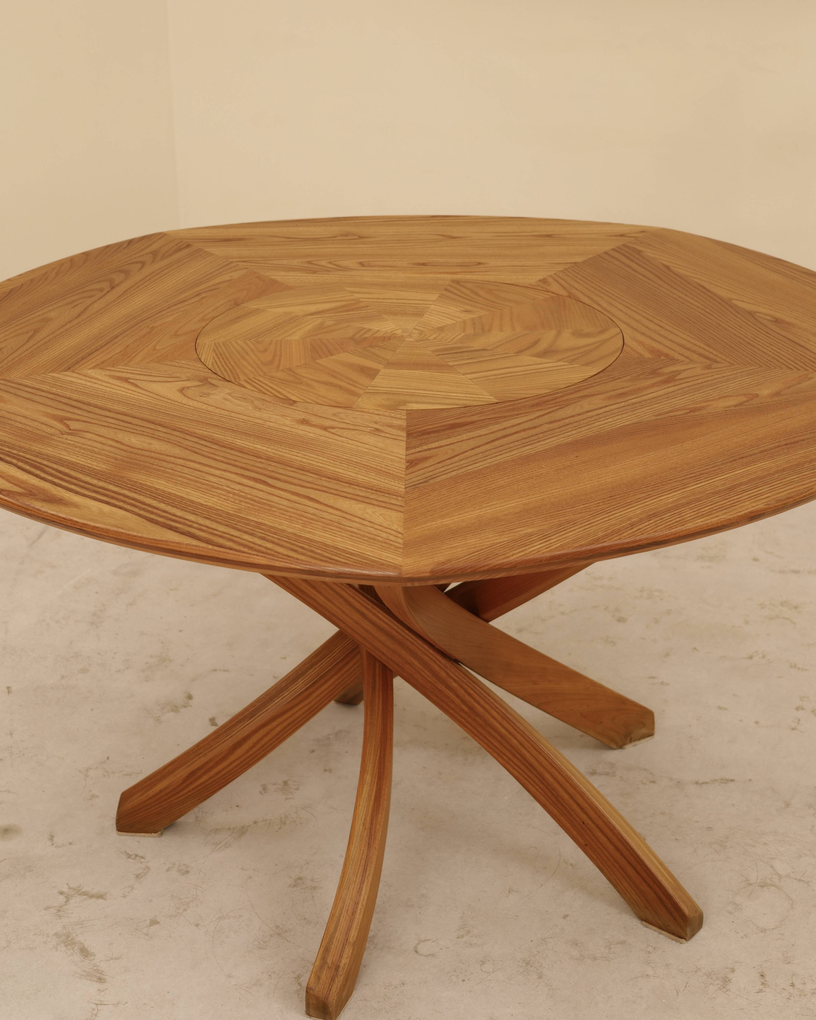Table en orme massif, Seltz, France, 1990’s