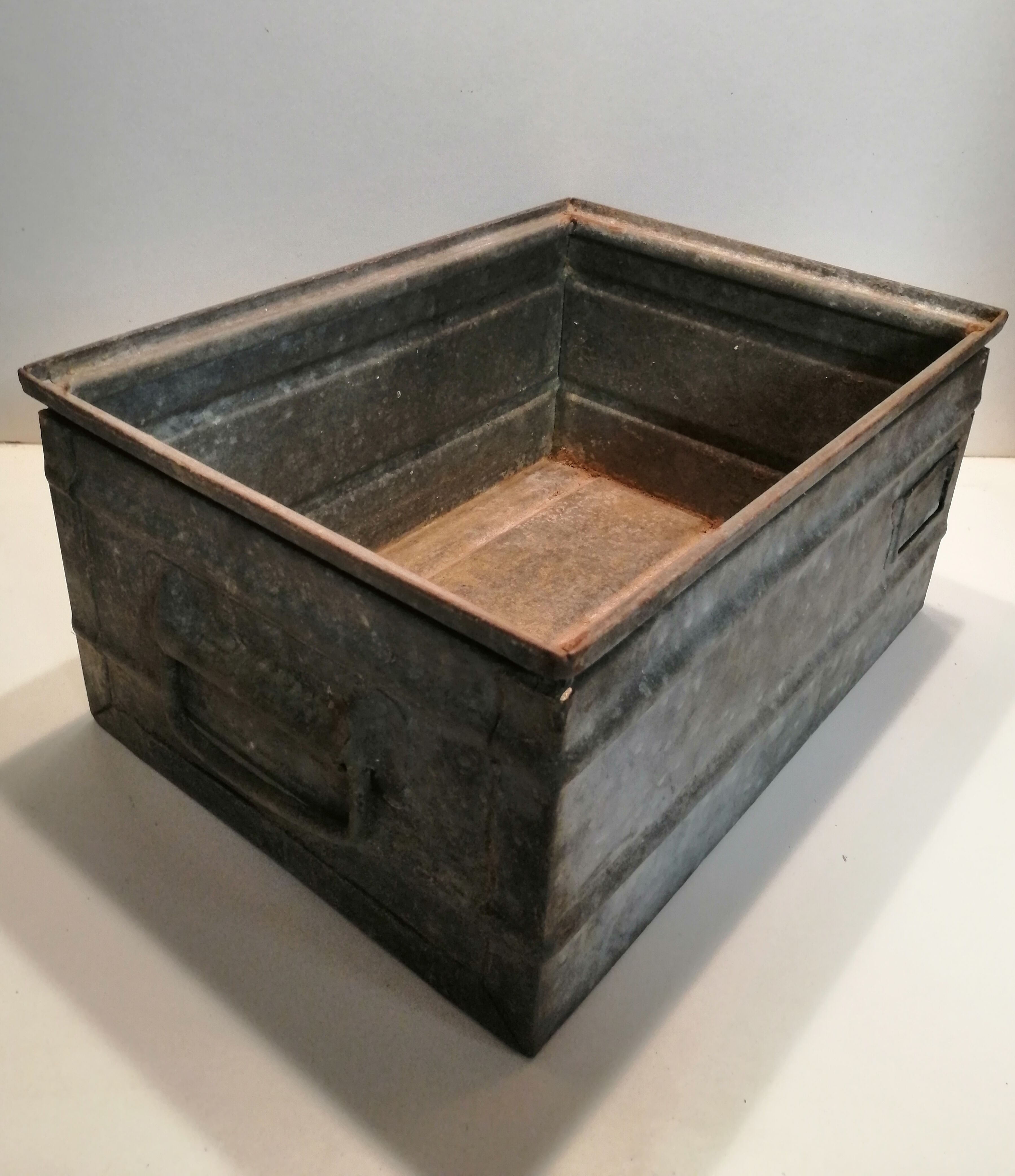 Industrial metal tray or box