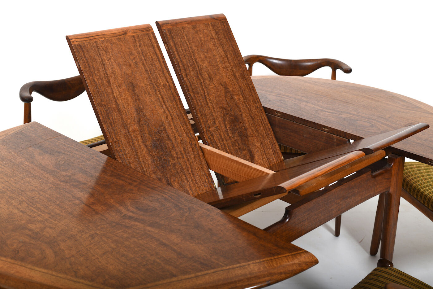 Chaises Cowhorn  et table par Svend Aage Madsen