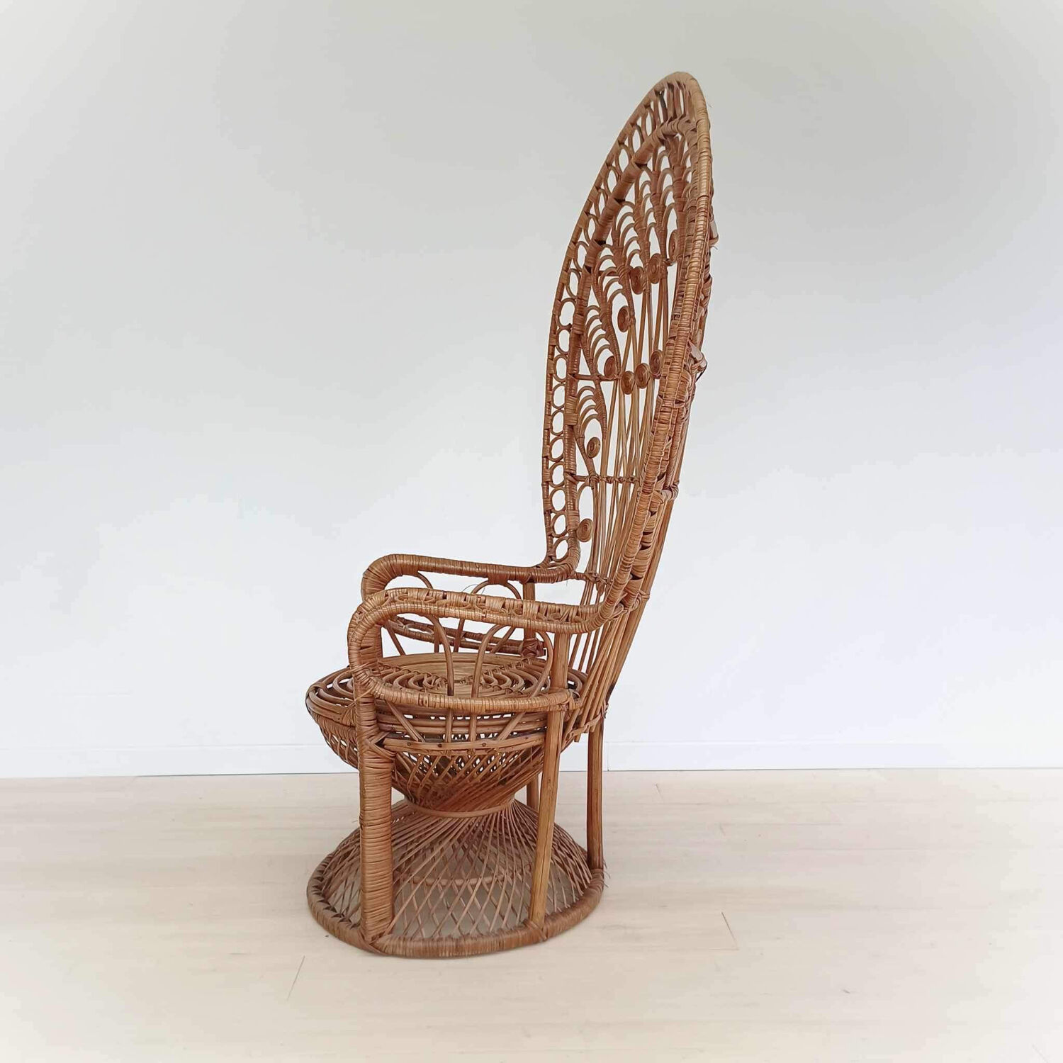 Real Emmanuelle armchair