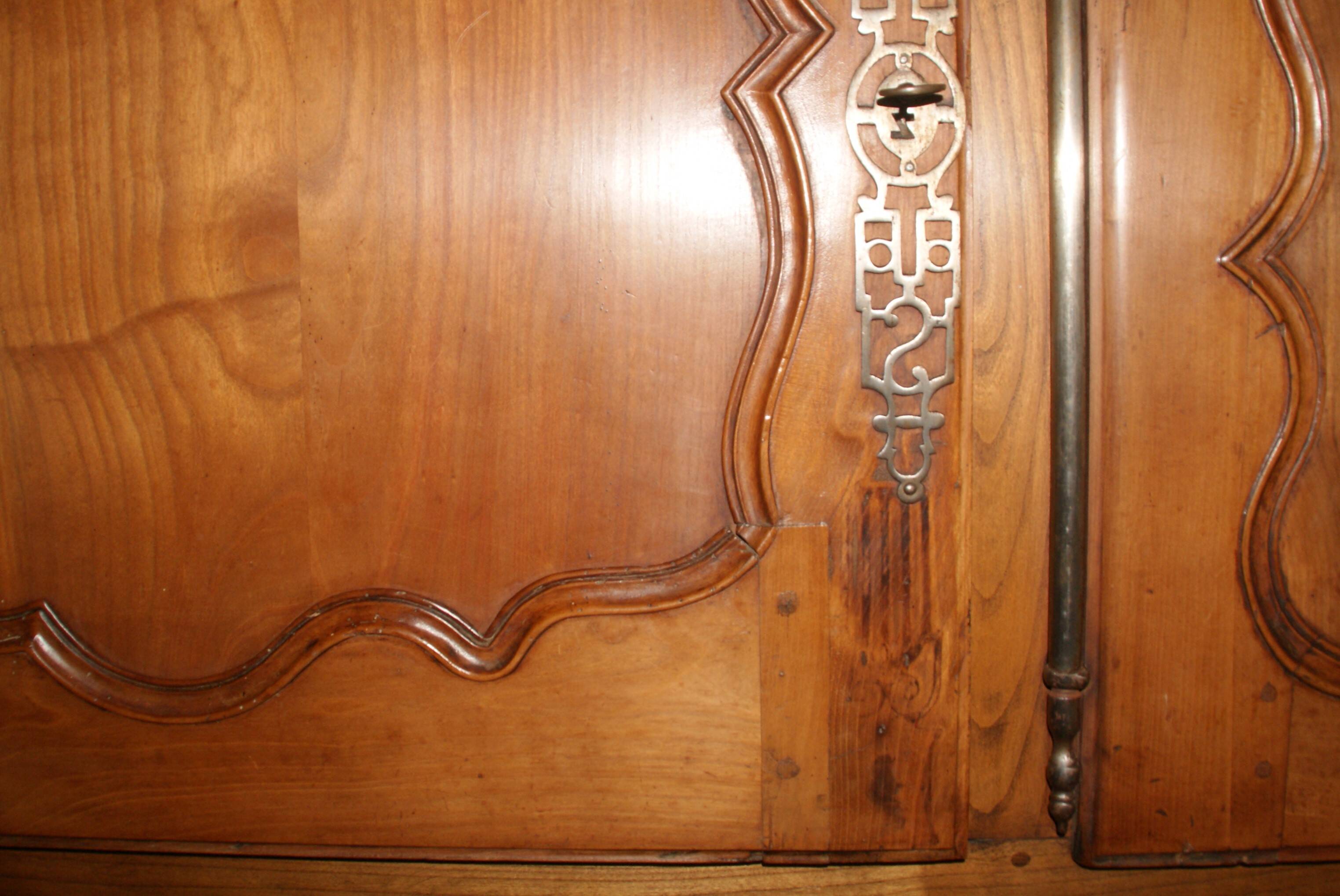 Louis XV oak and cherry wood sideboard