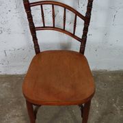 Antique bistro chair in turned wood from the early 20th century