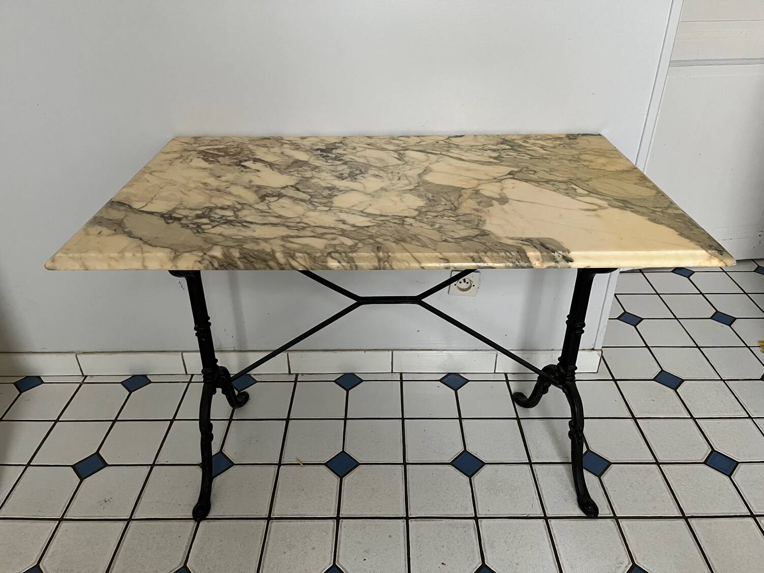 Bistro table