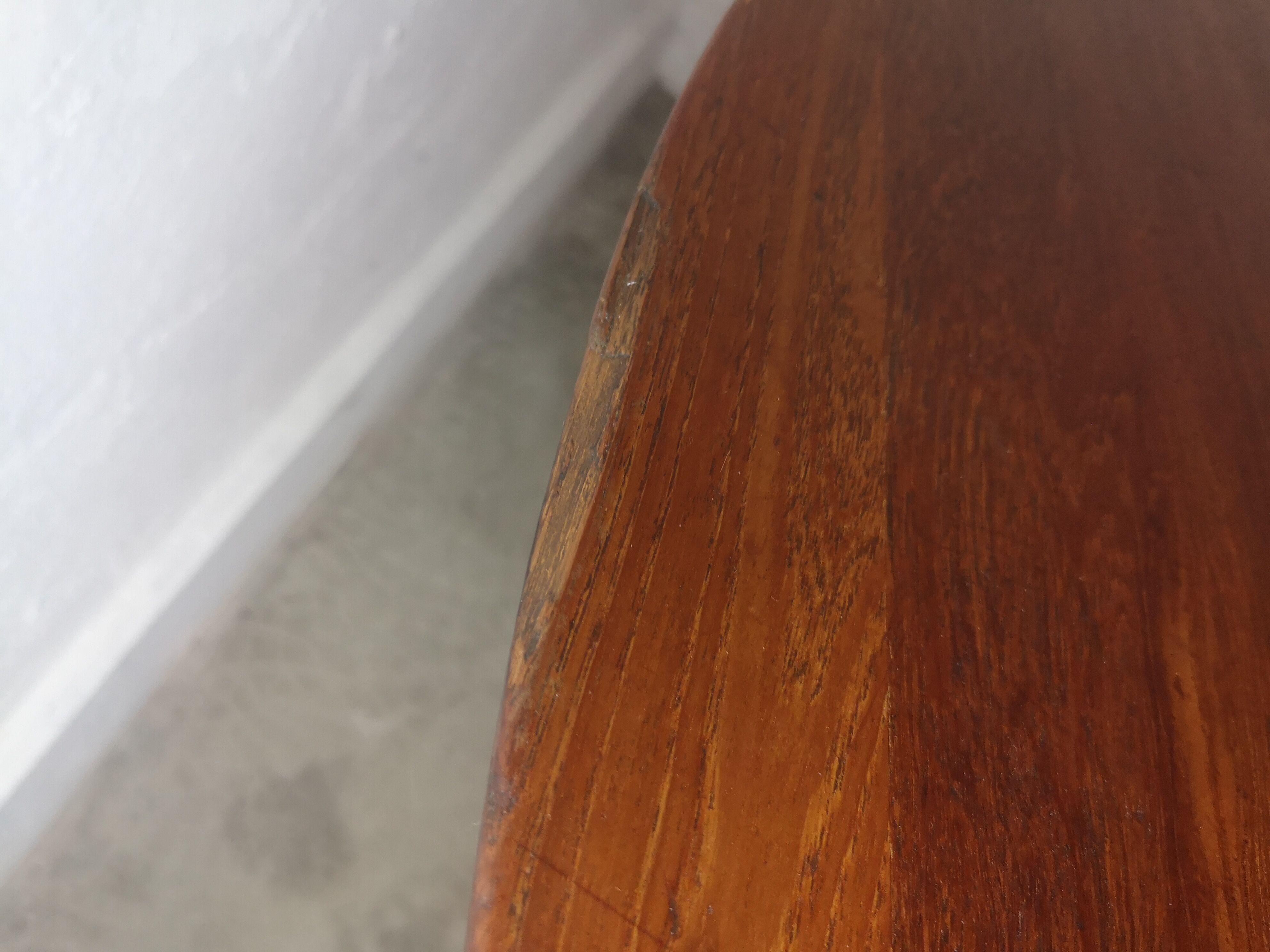 Scandinavian extendable round dining table in teak