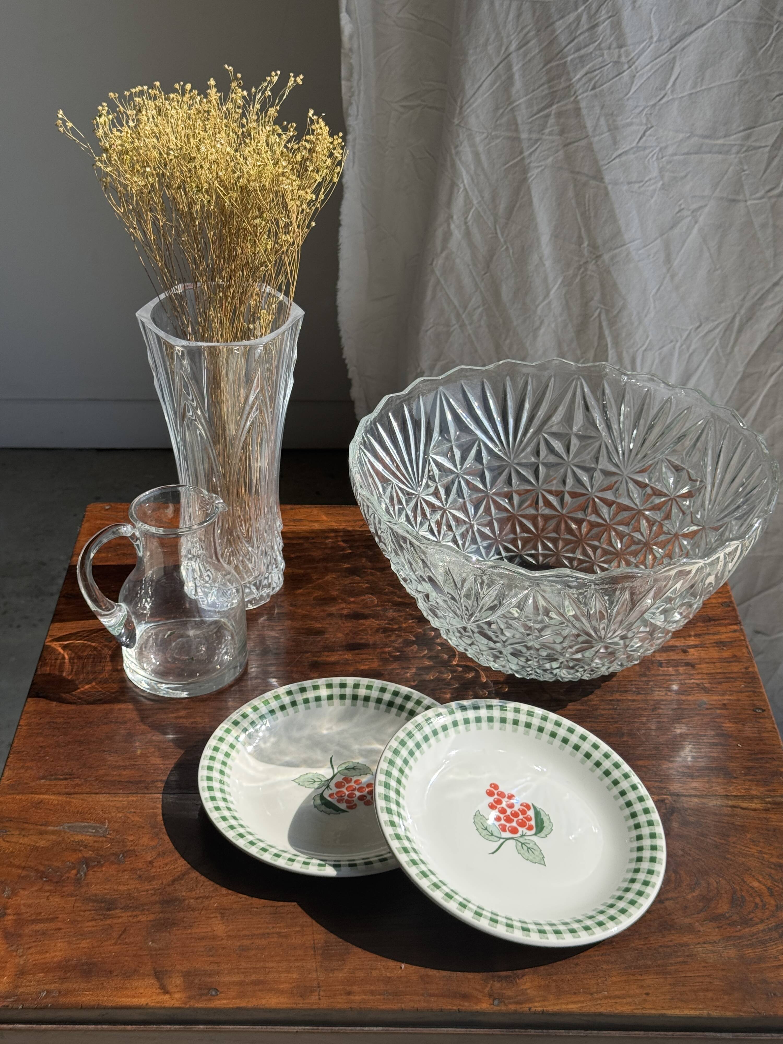 Large glass salad bowl with diamond points D30