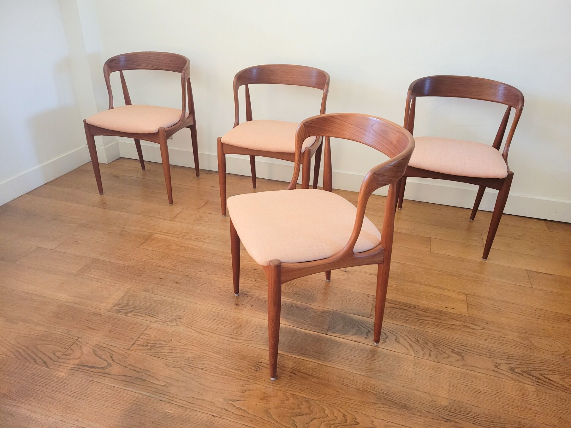 Vintage dining chairs No 16 by Johannes Andersen for Uldum