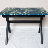 Low table feet compass