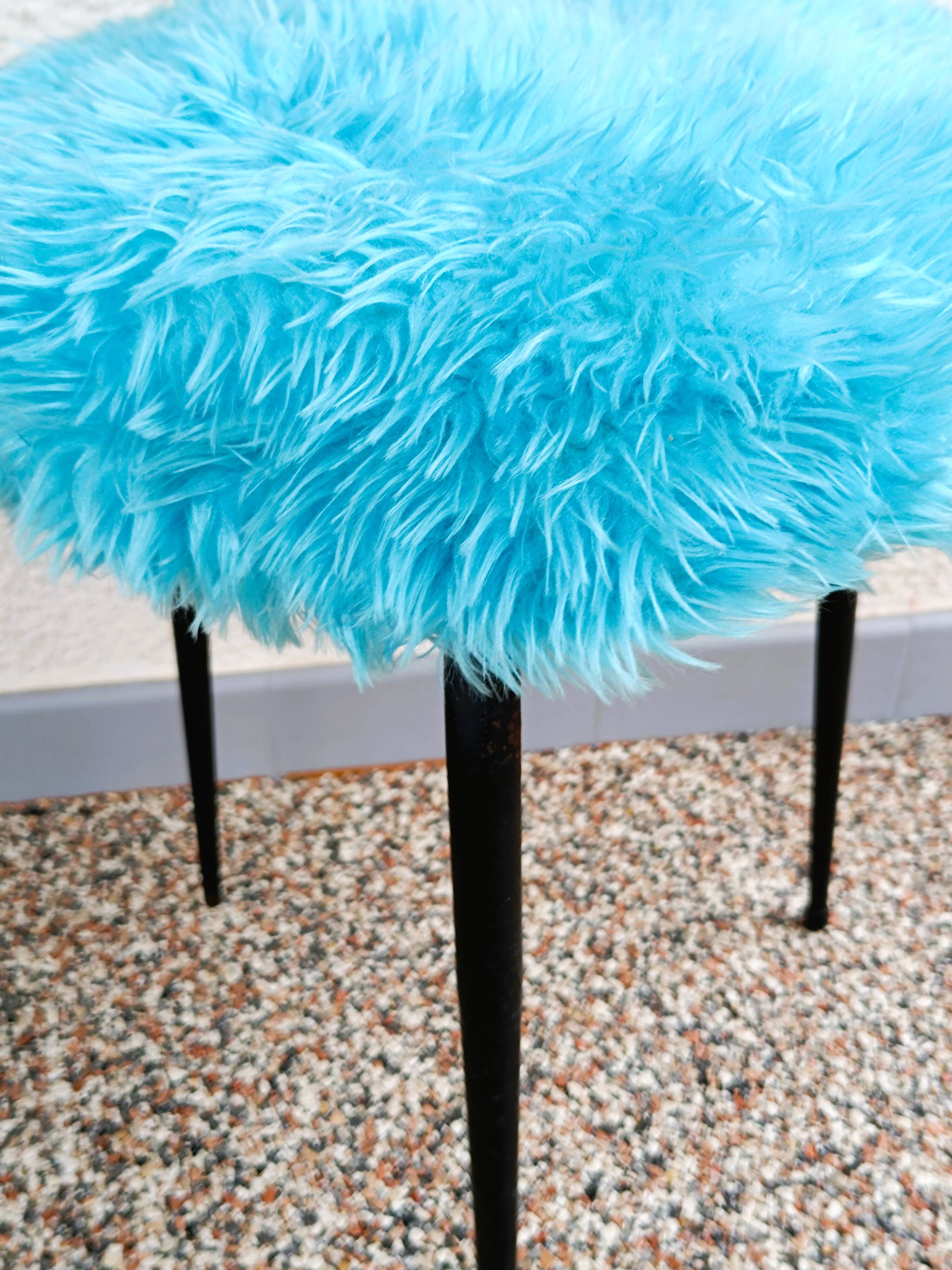 Tabouret moumoute bleue