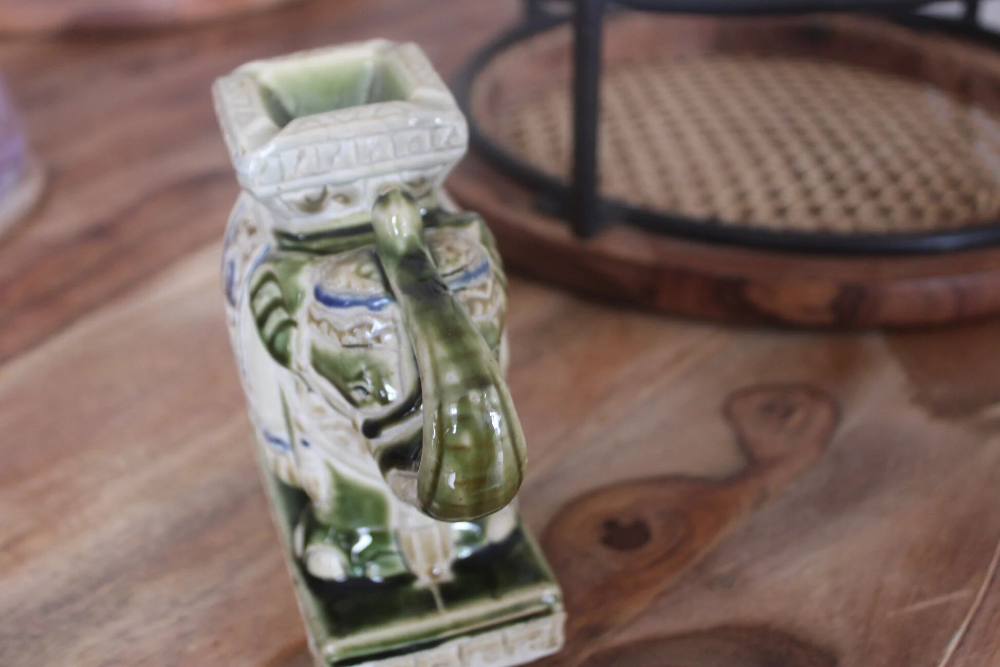 Vintage elephant ashtray in glazed ceramic – Green, cream and blue – Asian decor
