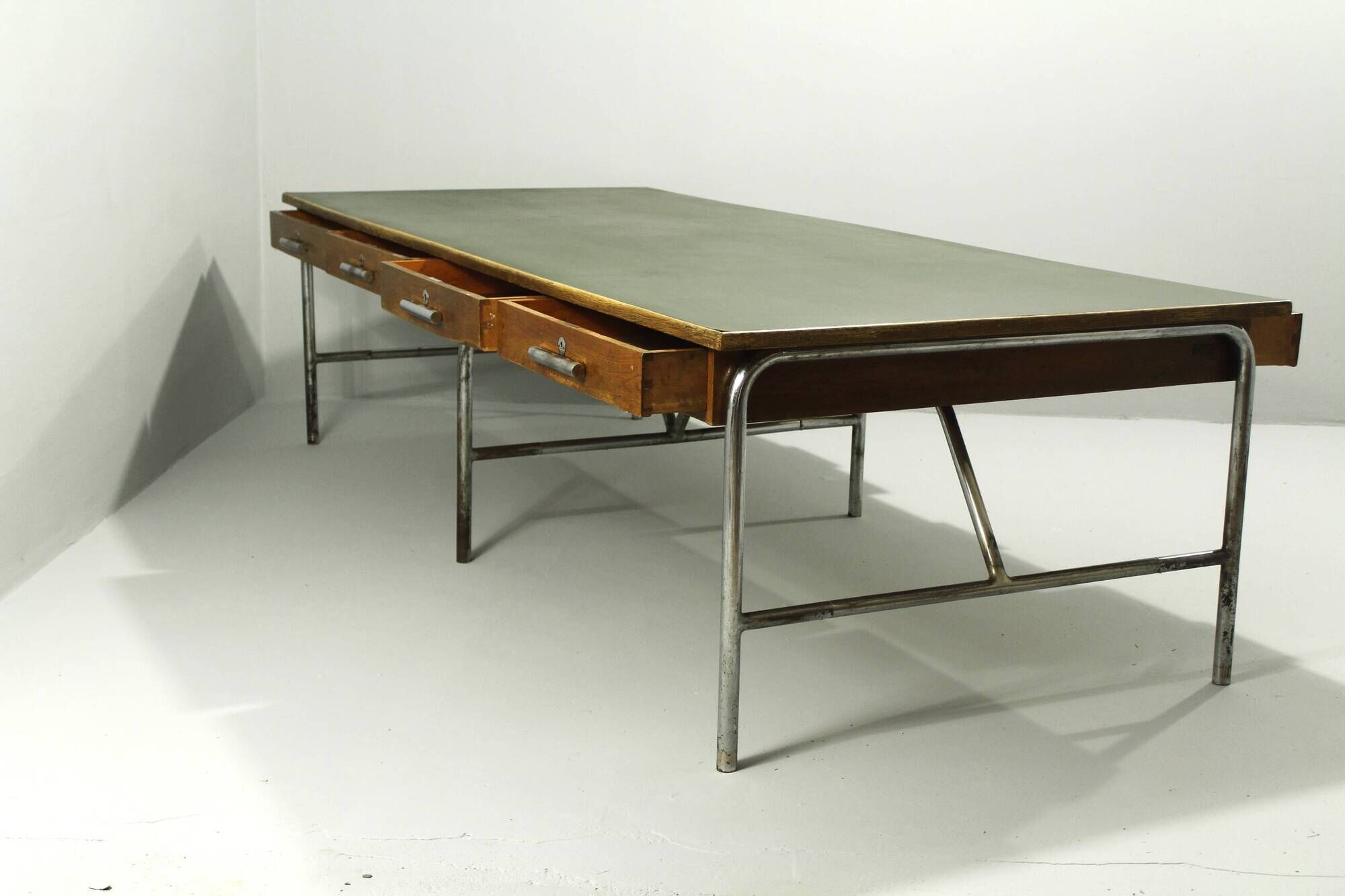 Vintage Bauhaus Desk in Oak, 1930s, II