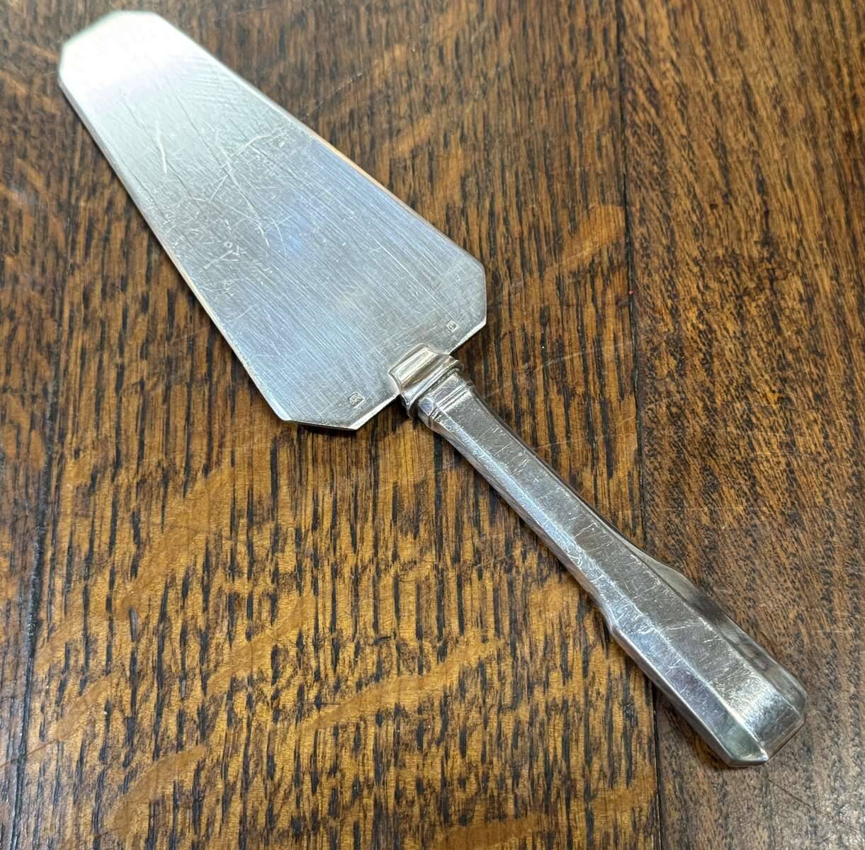 Silver-plated cake server
