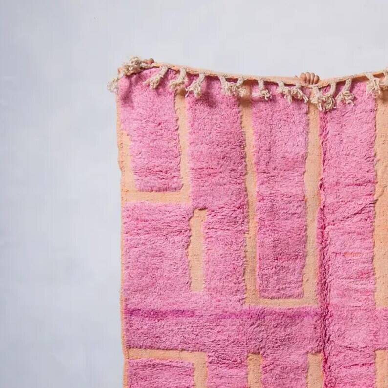 Pink Berber Moroccan rug 250cmx150cm
