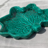 Vallauris leaf-shaped slip cup