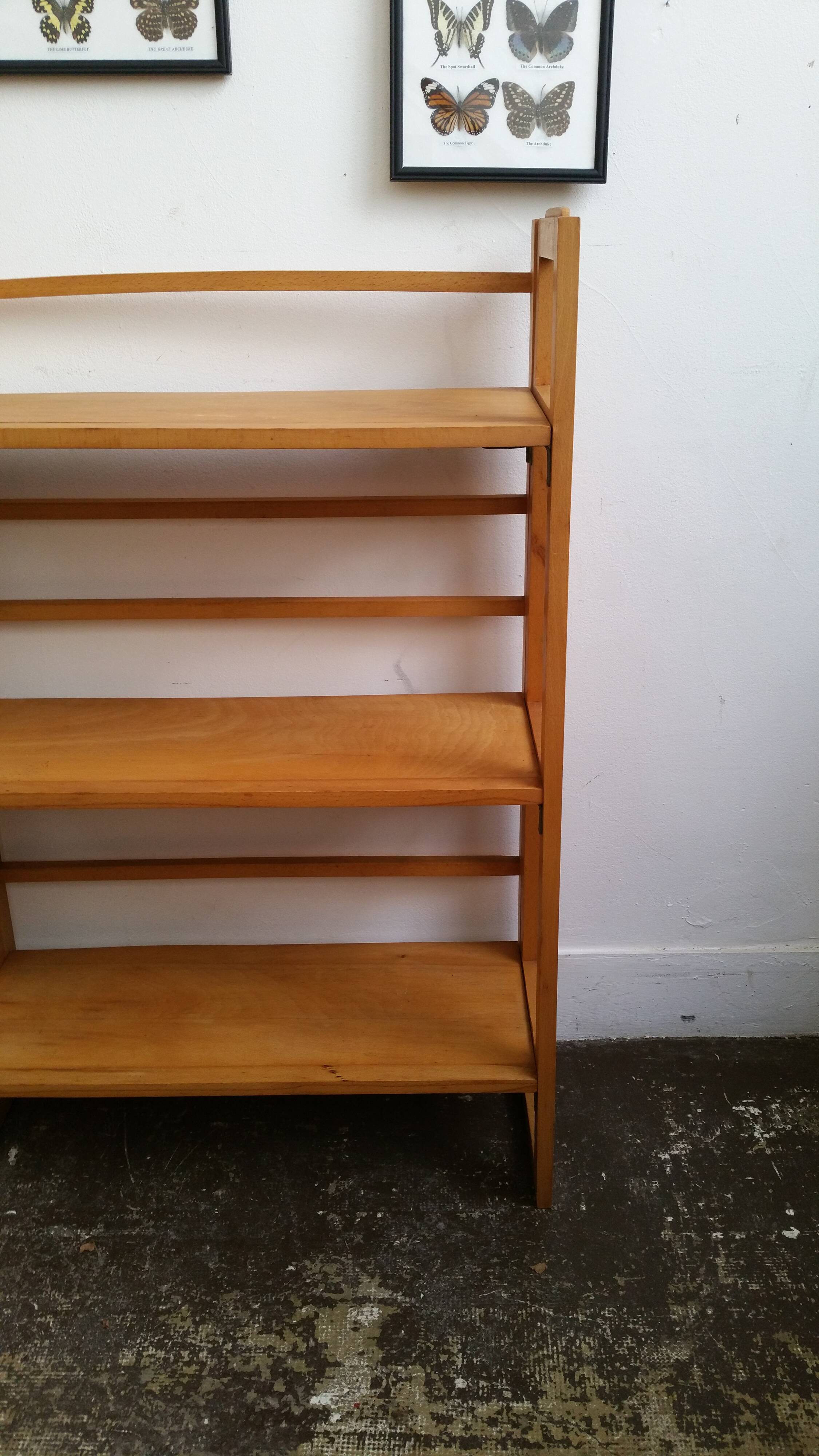 Bookcase vintage library/bookseller complaint