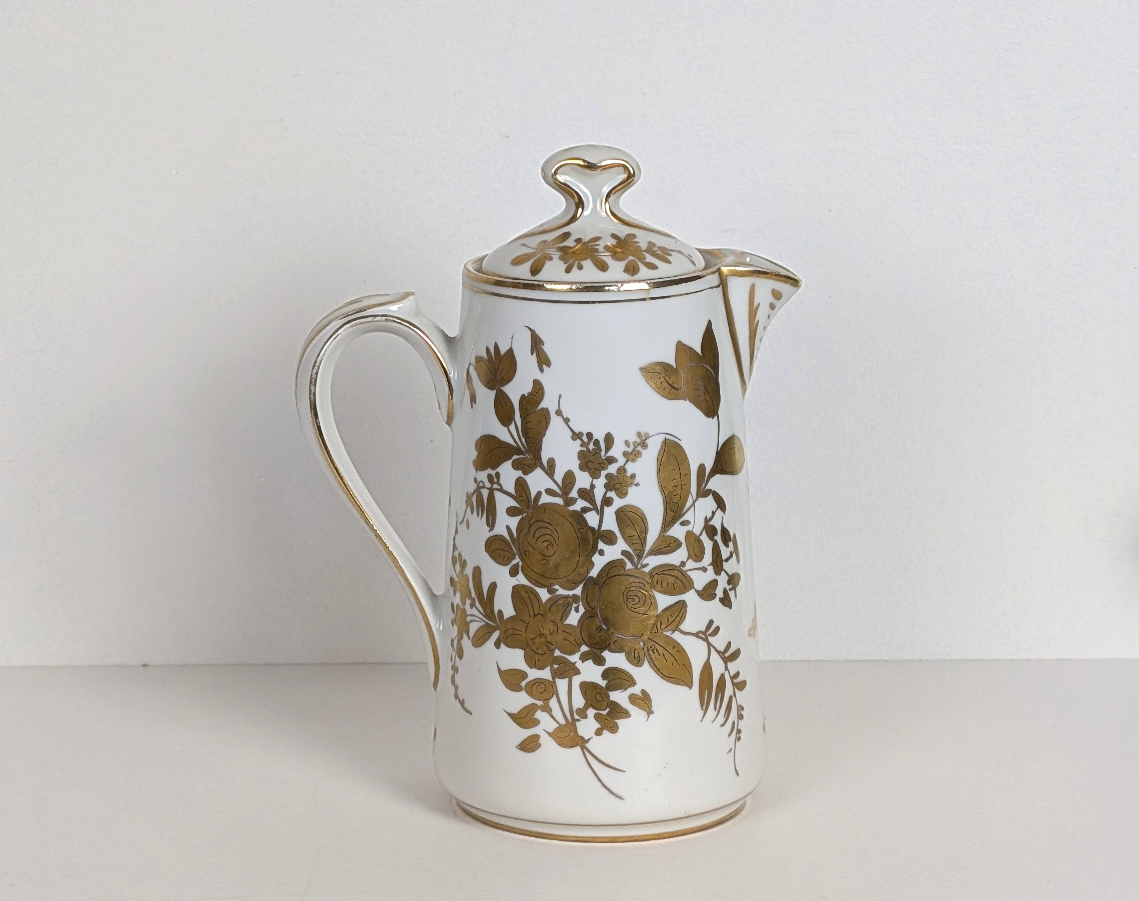 Porcelain coffee pot