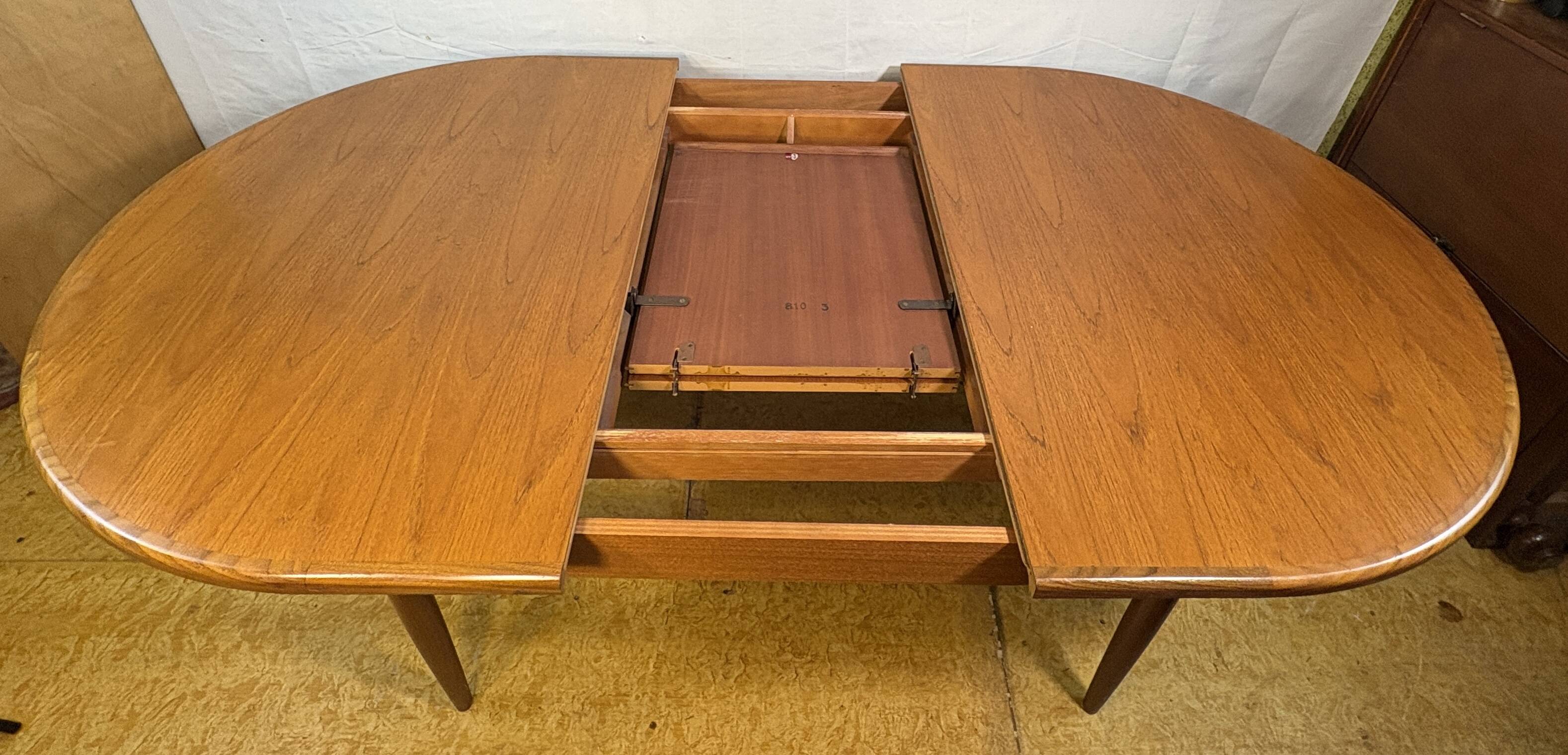 Mid-Century Retro Vintage Teak Oval Extending Dining Table by G Plan Fresco