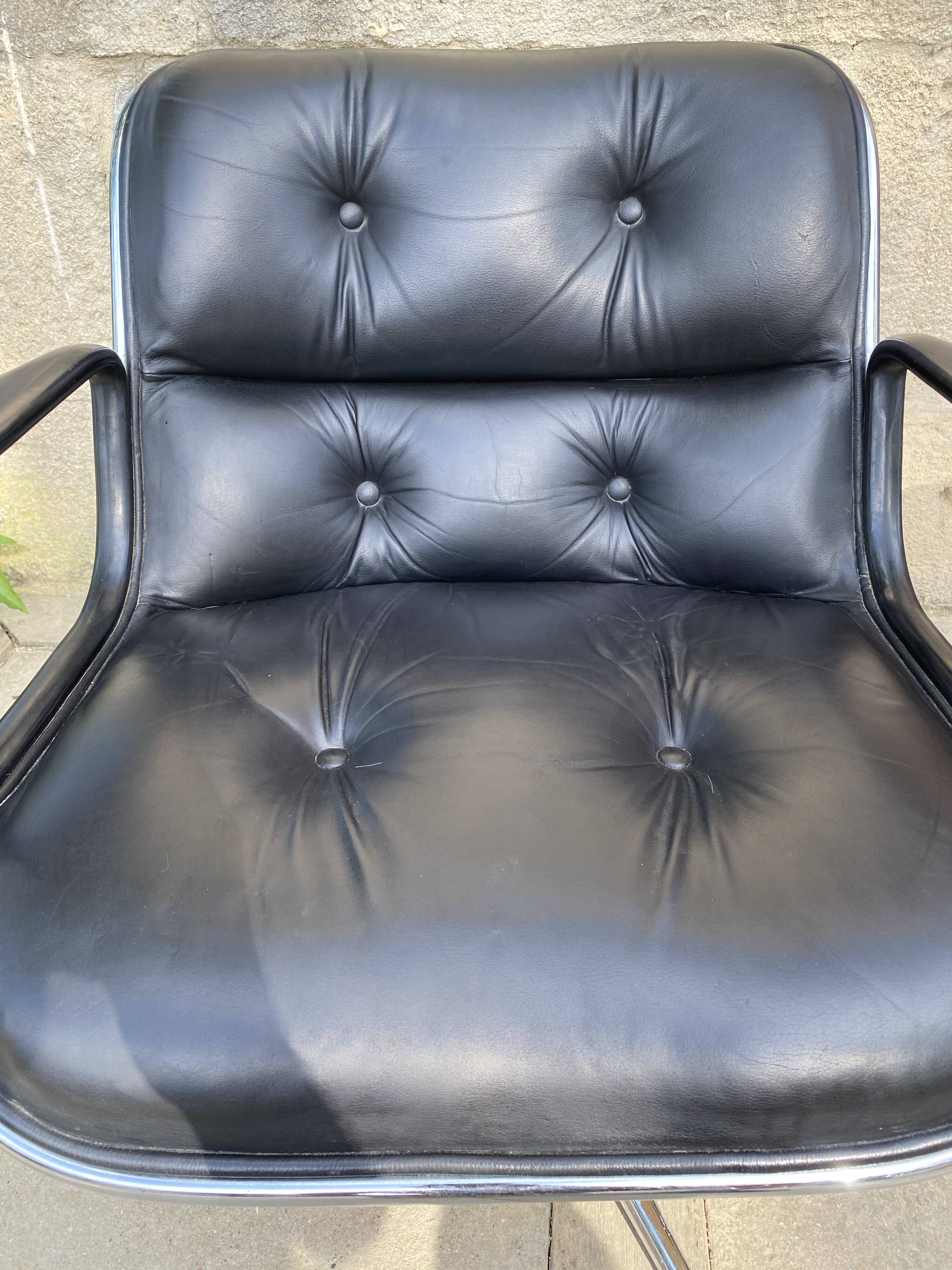 Paire de fauteuils Charles Pollock Knoll executive chair