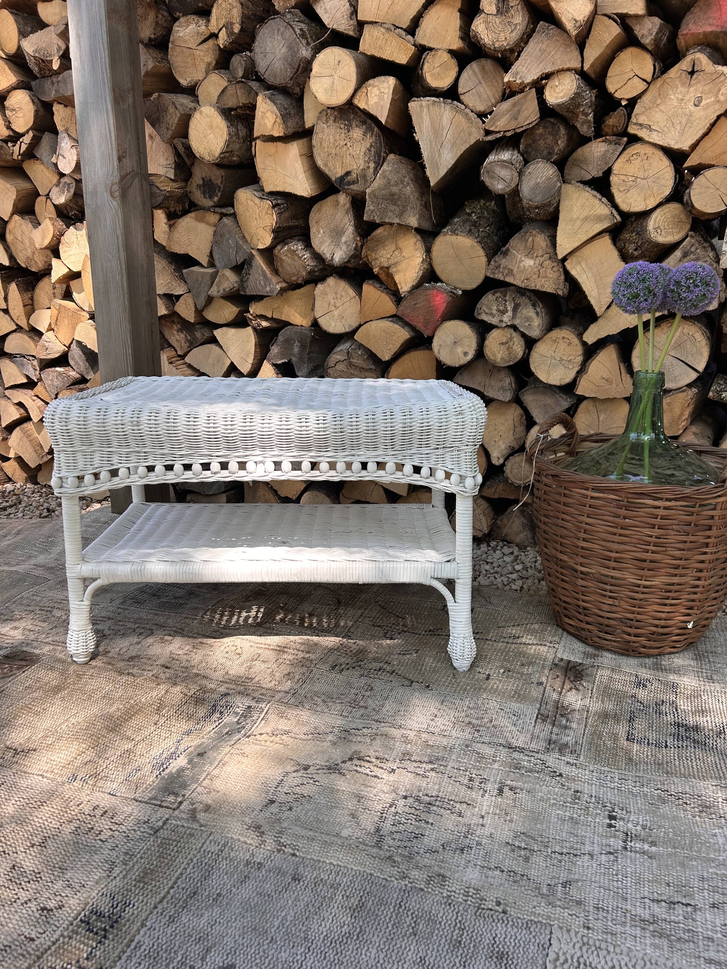 Table basse osier vintage blanche