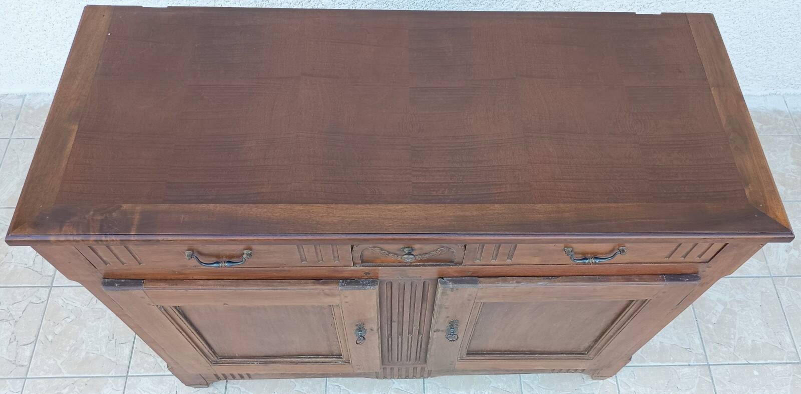 Louis XVI walnut buffet from the 19th century.