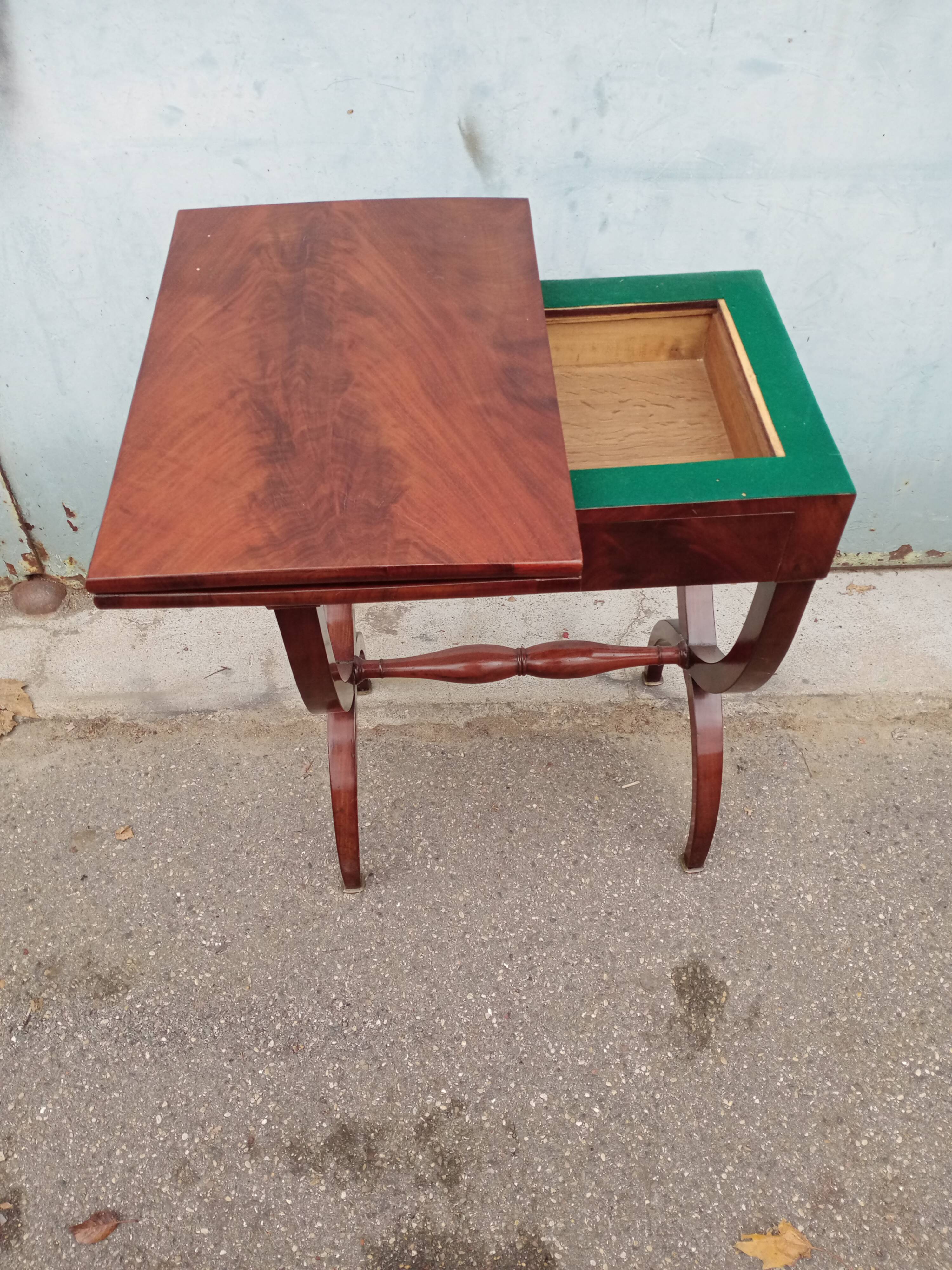 Table a games restoration 19 eme