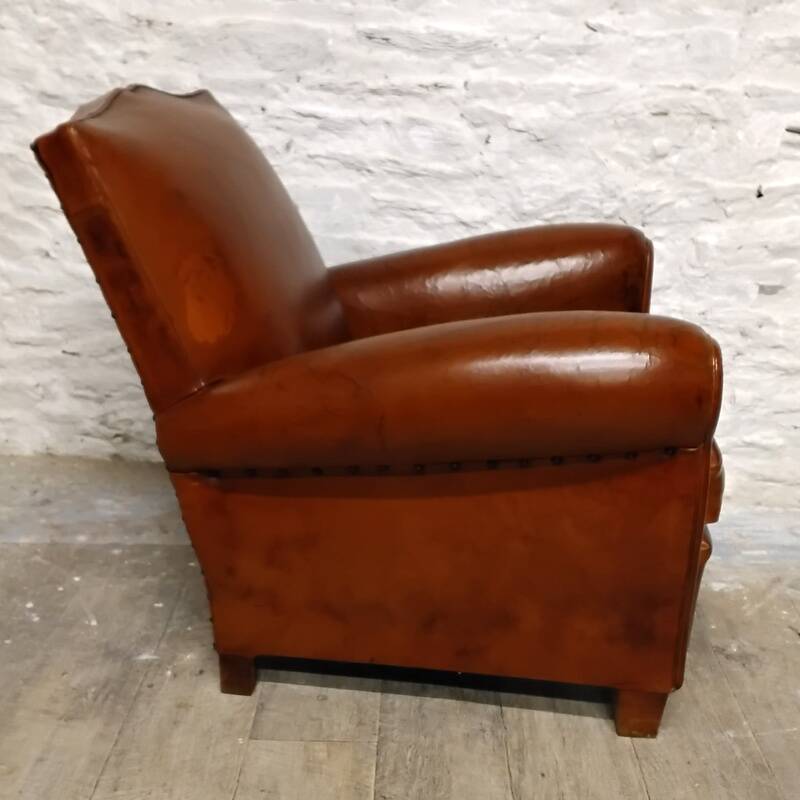 Fauteuils club ancien en crin dossier moustache